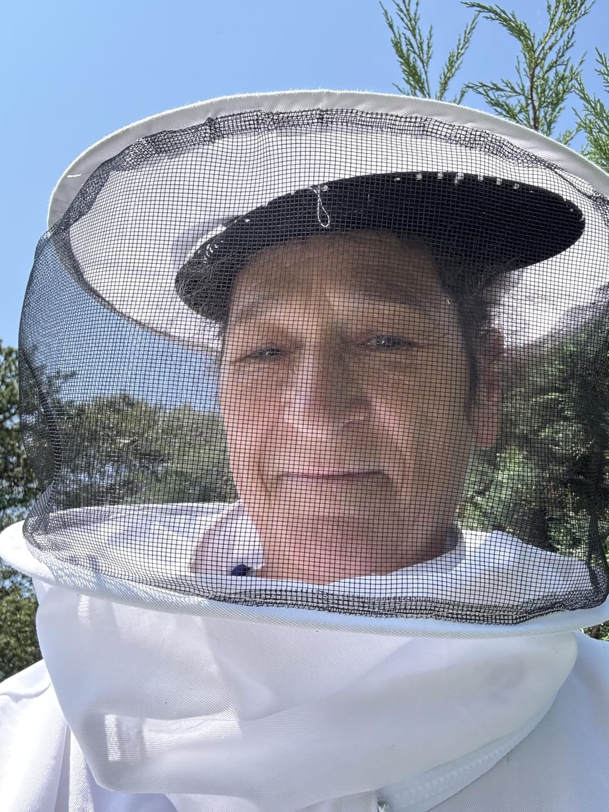 Professional Bee Suits for Men Women Sting Proof with Round Veil, Sting-Proof Full Body Protection Beekeeping Suit with Glove customer photo 1