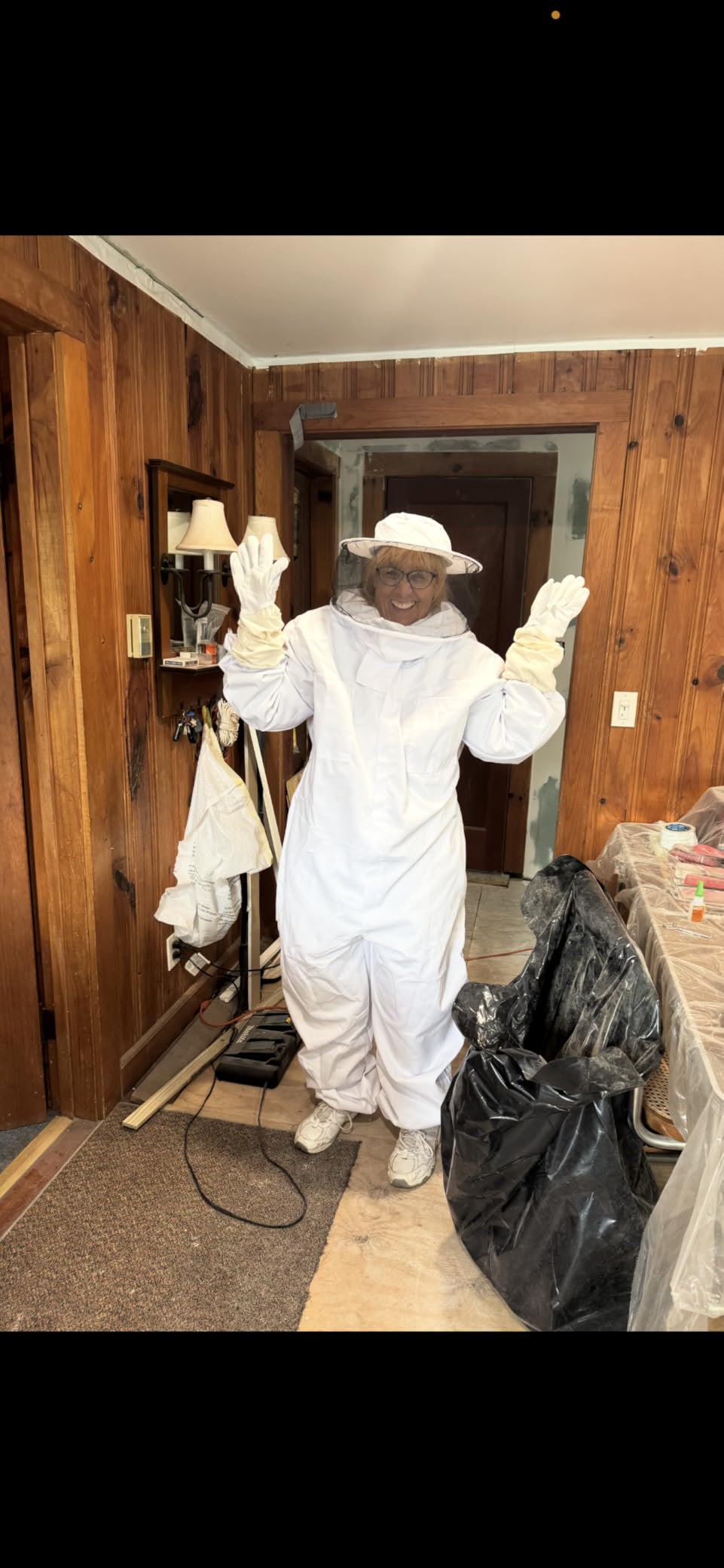 Professional Bee Suits for Men Women Sting Proof with Round Veil, Sting-Proof Full Body Protection Beekeeping Suit with Glove customer photo 2