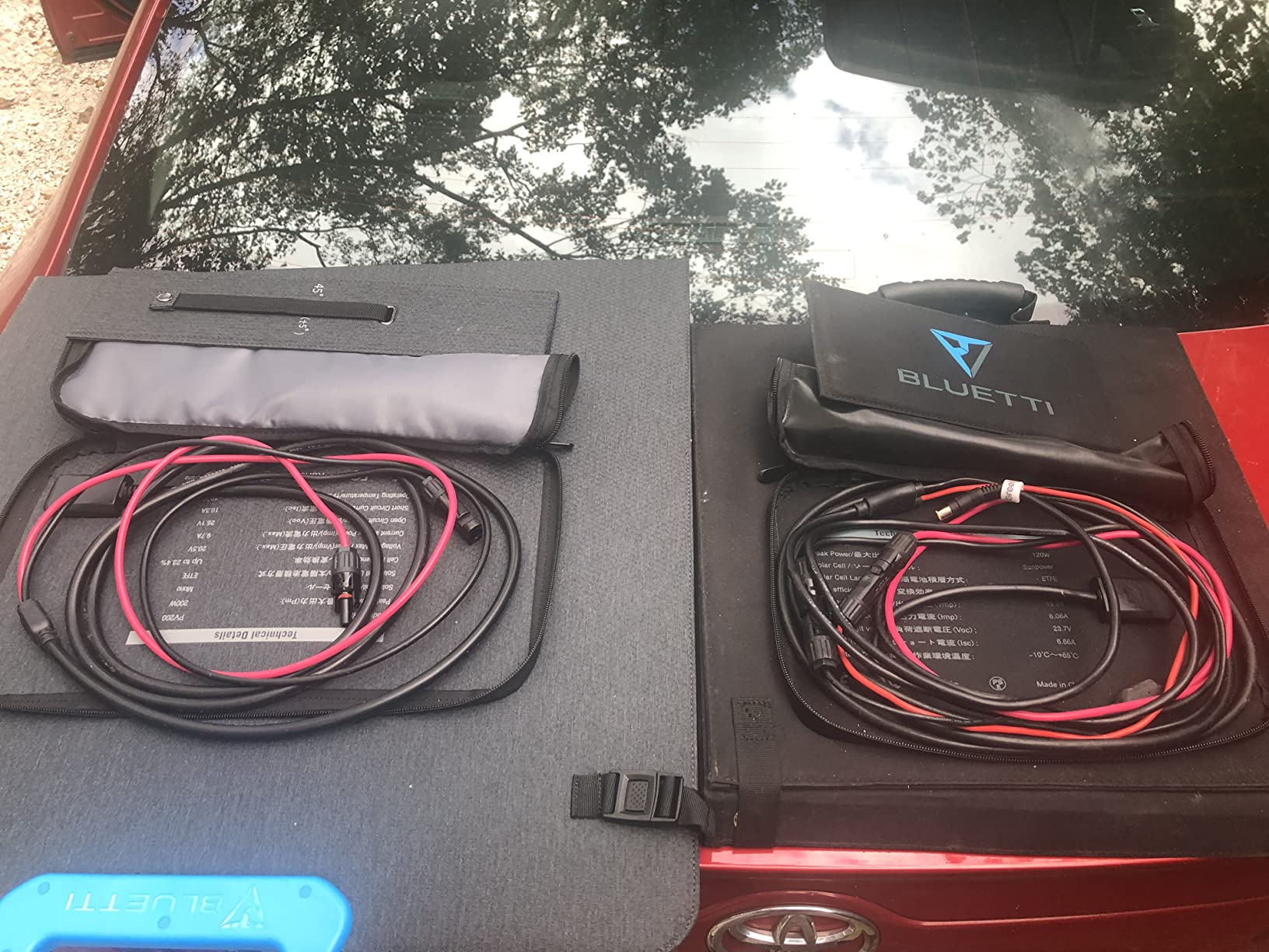 BLUETTI 200W Solar Panel for Solar Generator EB3A AC2A AC50B AC70 AC180 AC200L Elite 200 V2 AC300 AC500 B300K, Foldable Solar Charger with Adjustable Kickstands for RV, Camping, Blackout customer photo 2