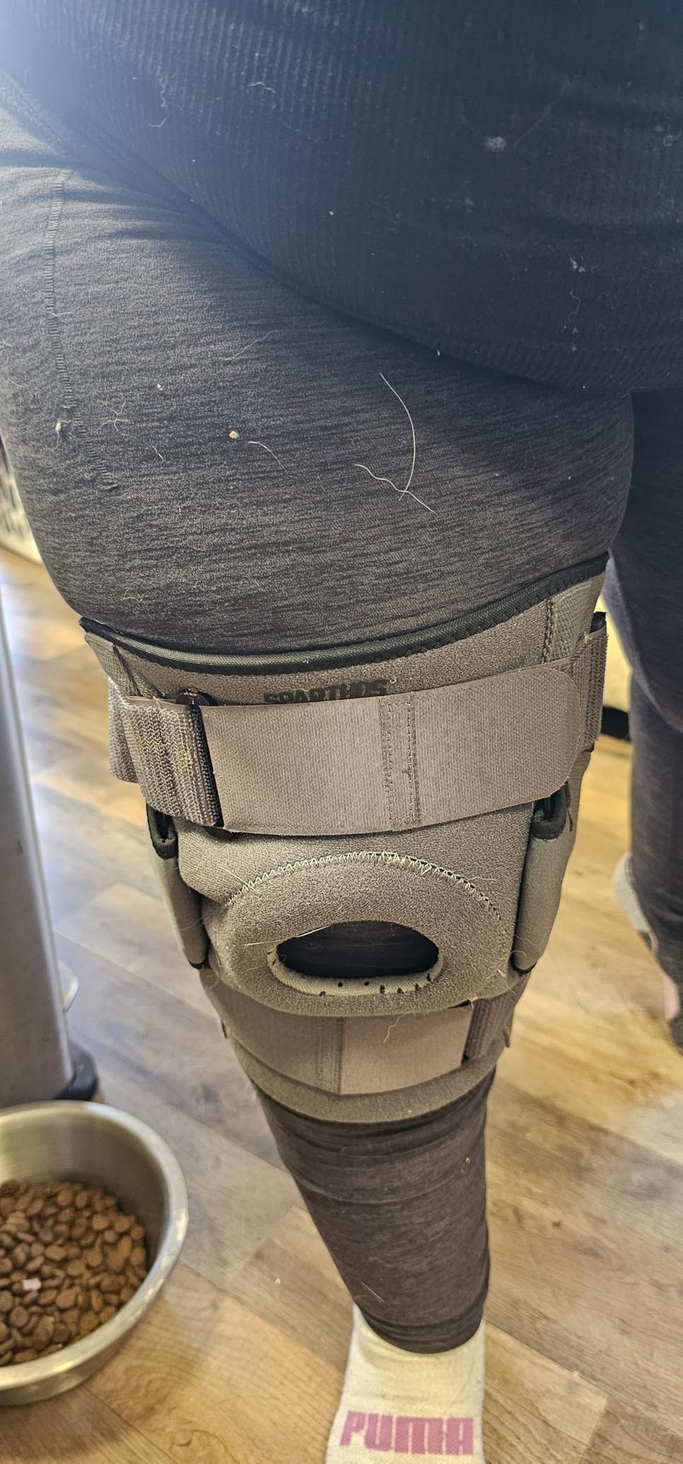 Sparthos Knee Brace for Women & Men - Meniscus Tear Support - Gray-L customer photo 2