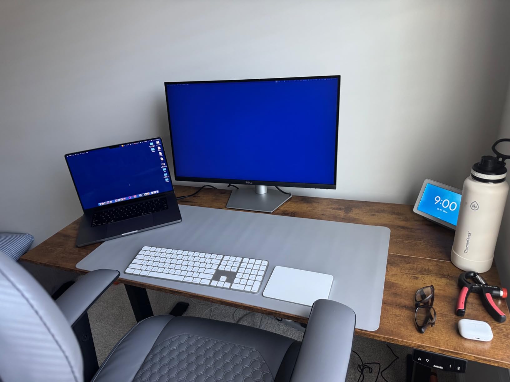 Dell S2722DC Monitor - 27-inch WQHD (2560x1440) 75Hz 4Ms Display, AMD FreeSync, Built in Speaker, USB Type-C Connectivity, Height/Pivot/Swivel/Tilt Adjust - Platinum Silver customer photo 1