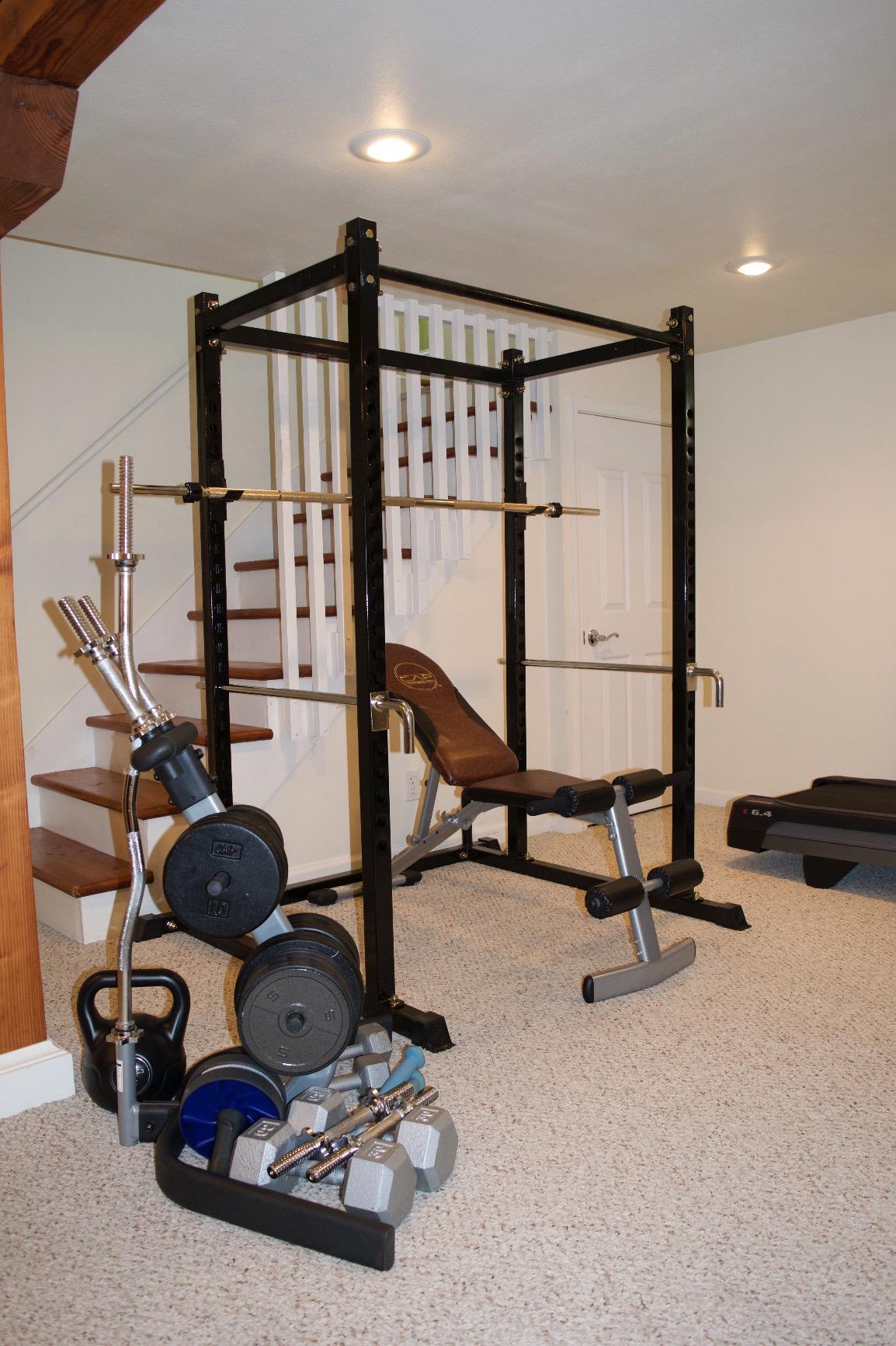 Titan Fitness T-2 Series Short Power Rack, Skinny Pull Up Bar, Pin and Pipe Safeties, Standard J-Hooks, for Home Garage Gym Weightlifting and Strength Training customer photo 1