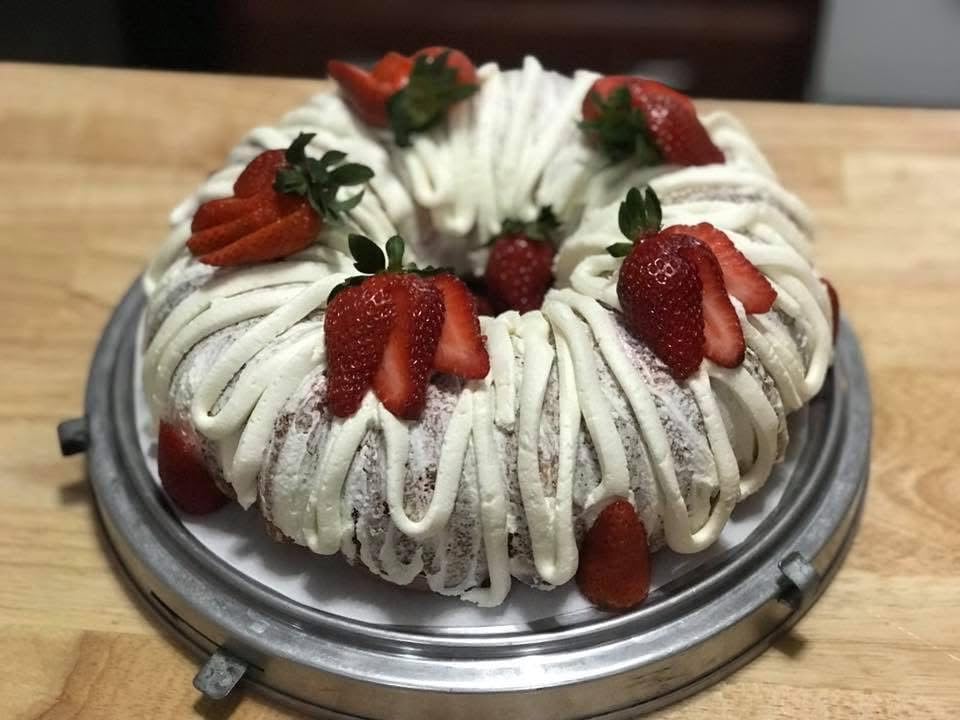 Nordic Ware Original Bundt, 12-Cup, Silver customer photo 2