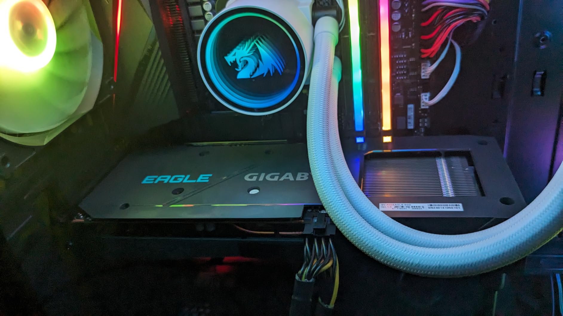 GIGABYTE Radeon RX 6600 Eagle 8G Graphics Card, WINDFORCE 3X Cooling System, 8GB 128-bit GDDR6, GV-R66EAGLE-8GD Video Card customer photo 2