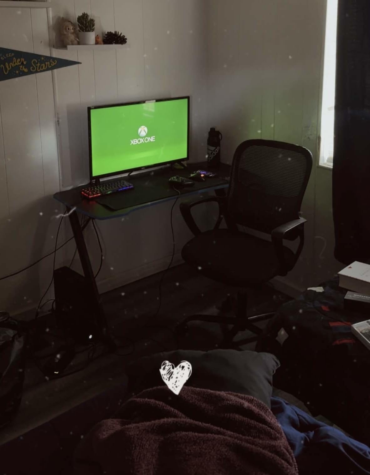 39 Inch Gaming Desk, Z-Shaped Computer Desk with Headset Hook, Red customer photo 2