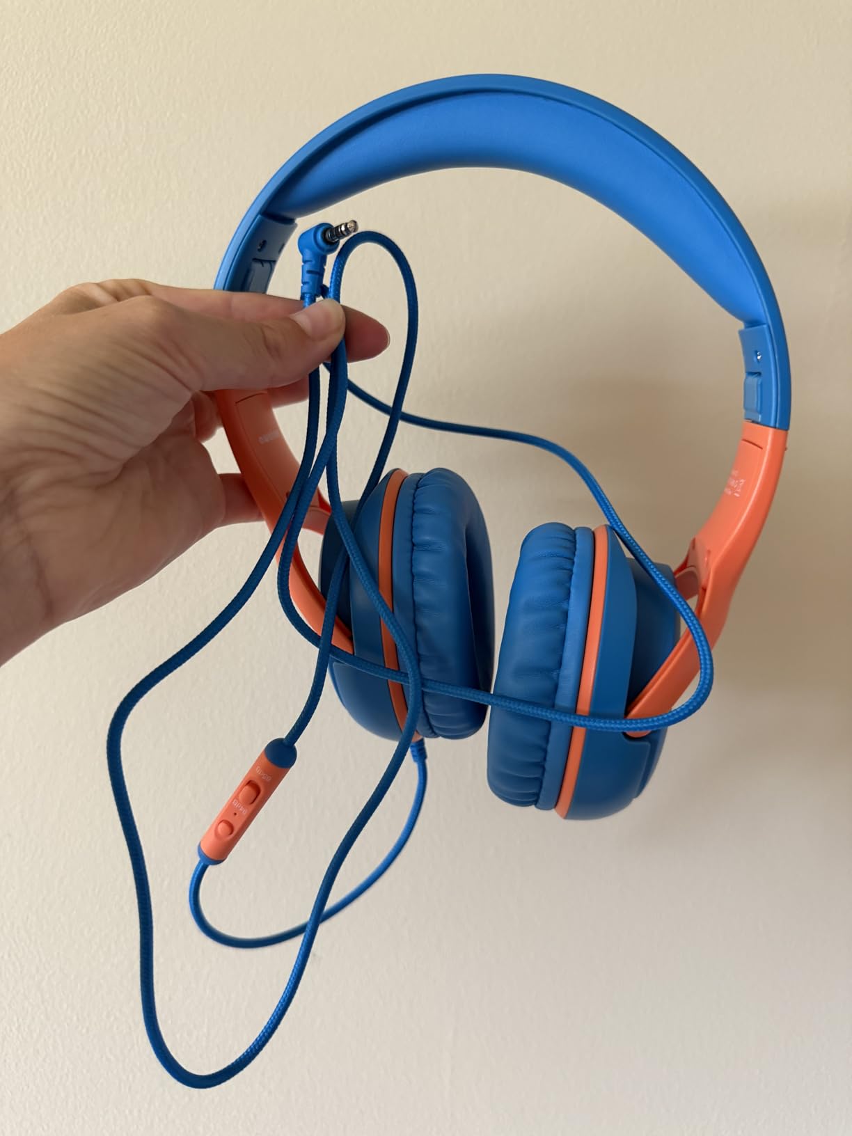 awatrue AT2 Kids Headphones for School with Mic, 85/94dB Safe Volume Limit customer photo 2