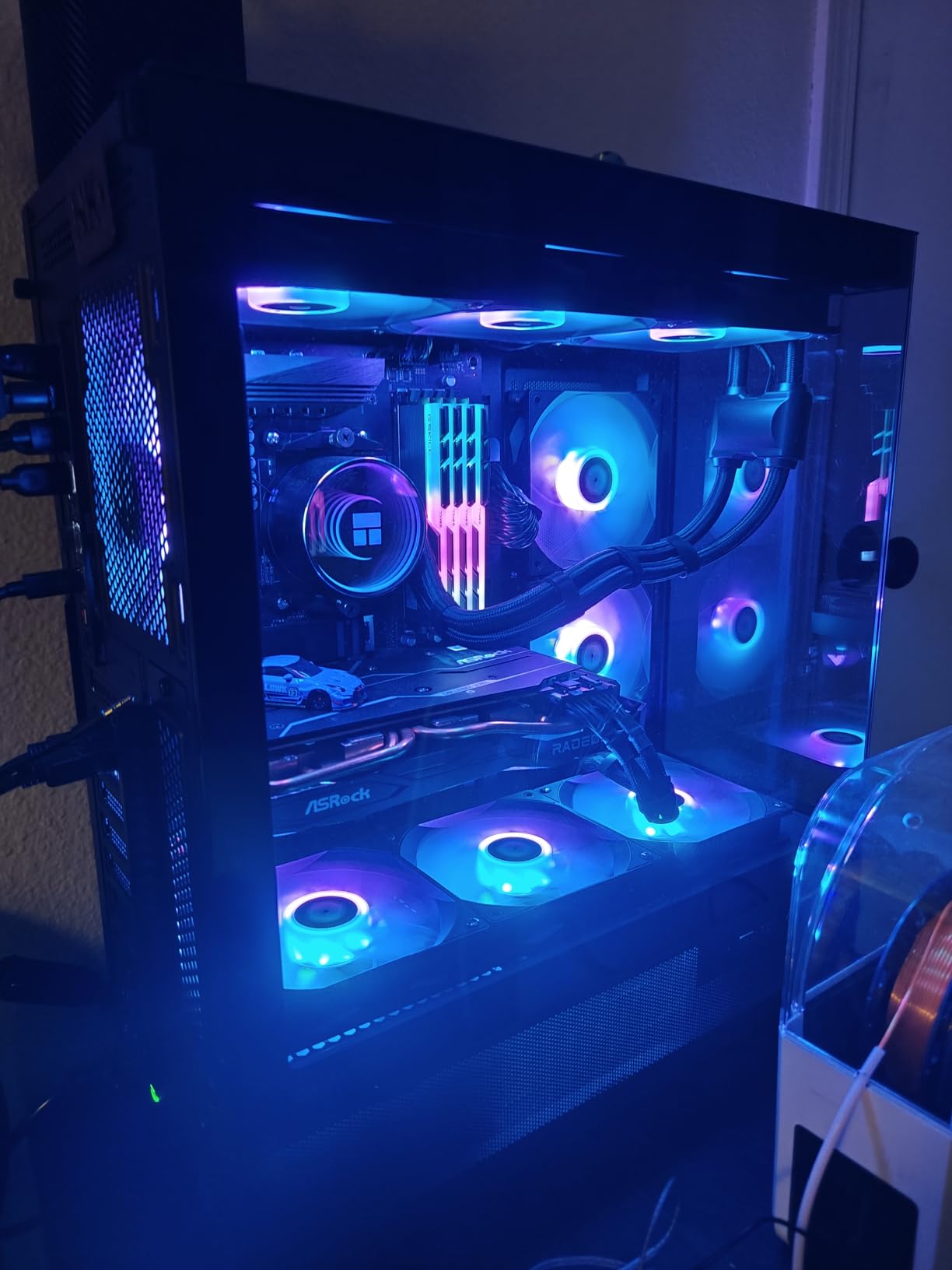 Thermalright ARGB Fan HUB Controller Support 8 Groups of Fans, 8-Port 4 Pin PC Fan Controller, 5V-3Pin ARGB Hub, Strong Paste+Magnetic Suction, SATA Power Cord(12V 4-pin RGB is not Supported) customer photo 1