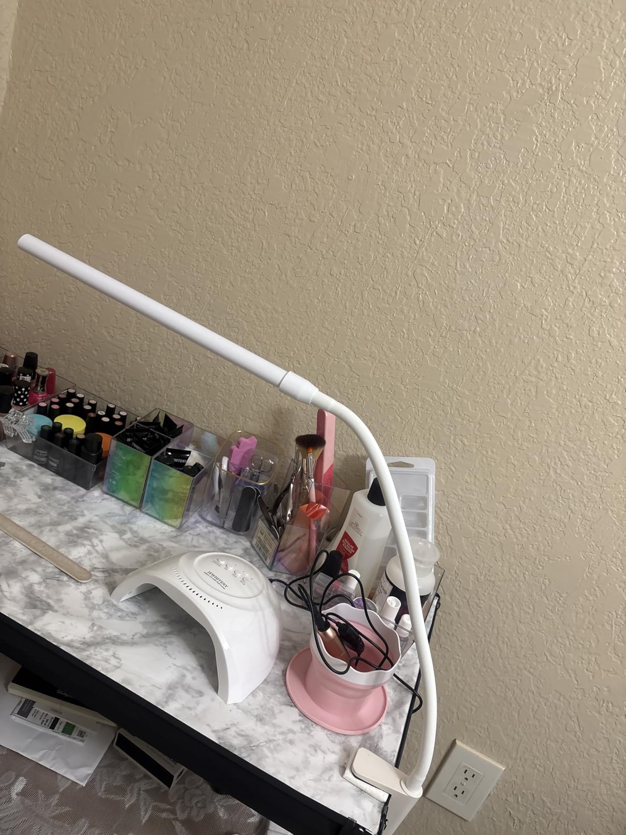 Lepro Small Desk Lamp with Clamp, LED Reading Lamps, 460LM, 5W, White | 3 Color Modes 10 Brightness, Dimmable USB Clip on Desk Light with Gooseneck Swing Arm for Nail, Home Office and Dorm customer photo 1