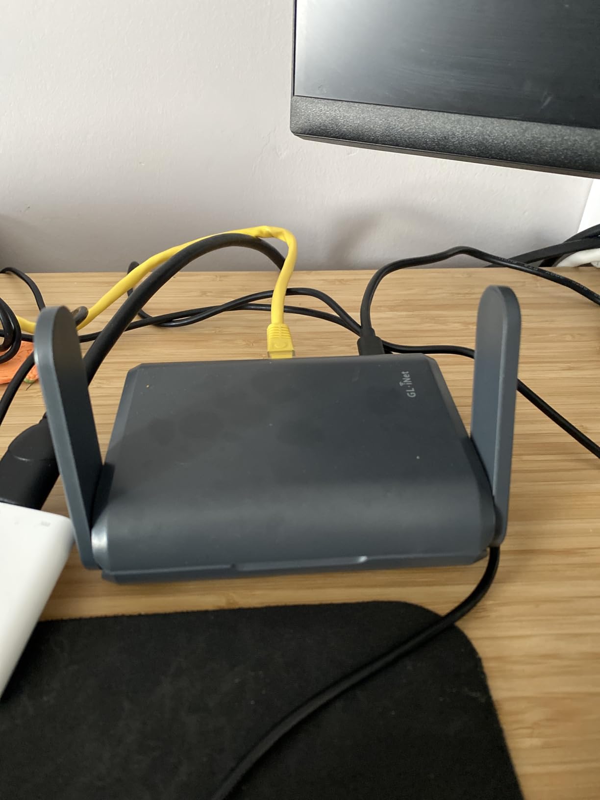 GL.iNet GL-AXT1800 Slate AX Pocket-Sized Wi-Fi 6 Travel Router with VPN customer photo 1