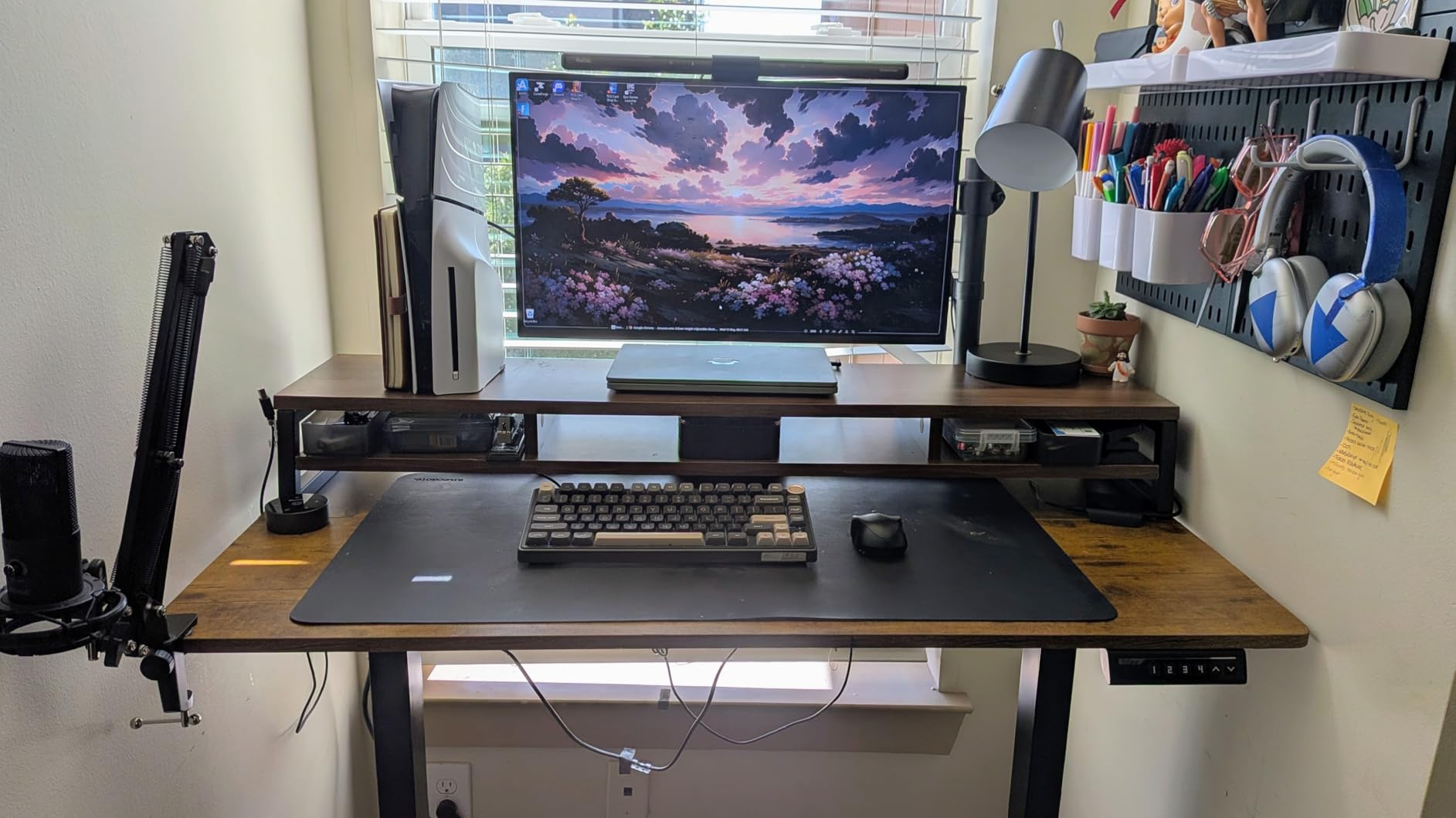 ErGear Height Adjustable Electric Standing Desk, 55 x 28 Inches Sit Stand up Desk, Memory Computer Home Office Desk, Black customer photo 2