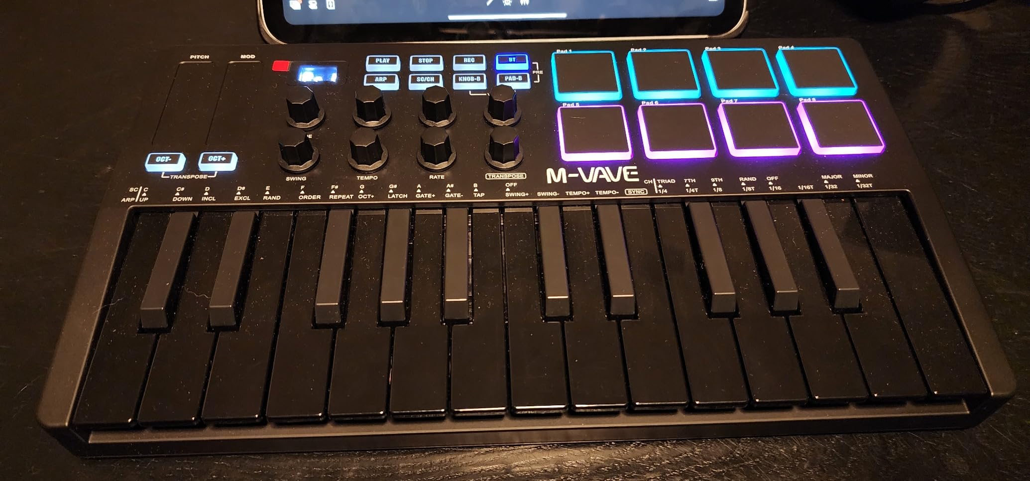 M-VAVE 25 Key USB MIDI Keyboard Controller With 8 Backlit Drum Pads, Bluetooth Semi Weighted Professional dynamic keybed 8 Knobs and Music Production,Software Included (Black) customer photo 2