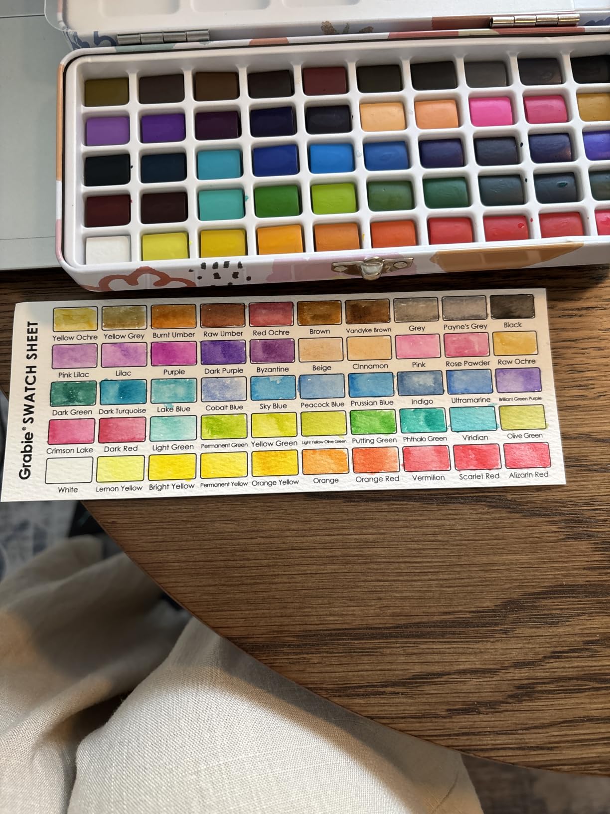 Grabie Watercolor Paint Set of 100 Color with Brush Pens customer photo 1