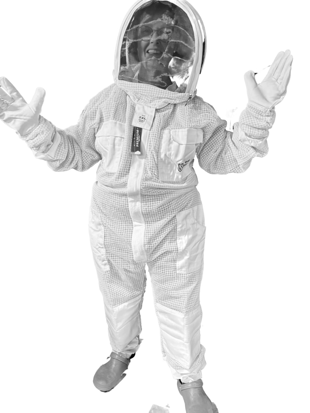 3-Layer Ultra Ventilated Sting Proof Bee Suit for Men & Women – Premium Beekeeping Suit with Bee Gloves & Two Detachable Beekeeping Veils (Brown L) customer photo 2