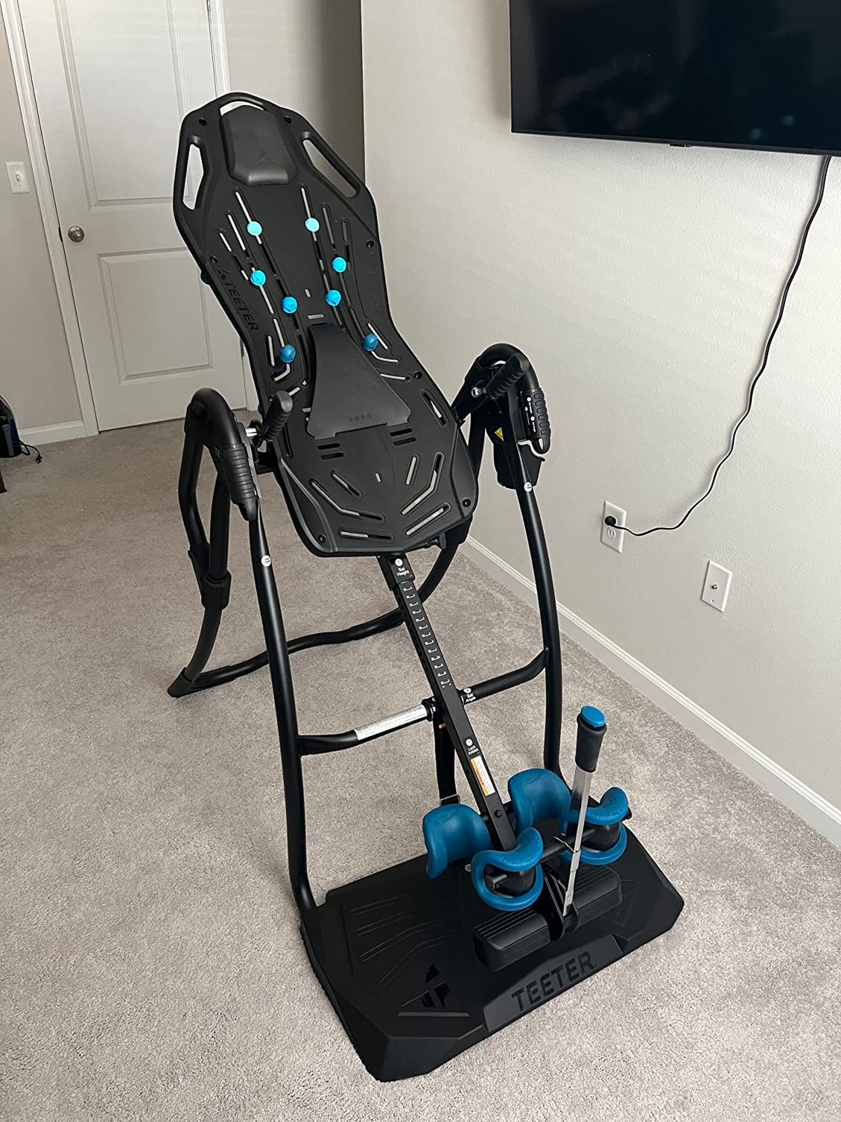TEETER FitSpine LX9 Inversion Table, Deluxe Easy-Reach Ankle Lock, Decompression Surface for Back Pain Relief, Integrated Accessories, UL Safety Certified, Heavy-Duty 300 lb Capacity, FDA Registered customer photo 1