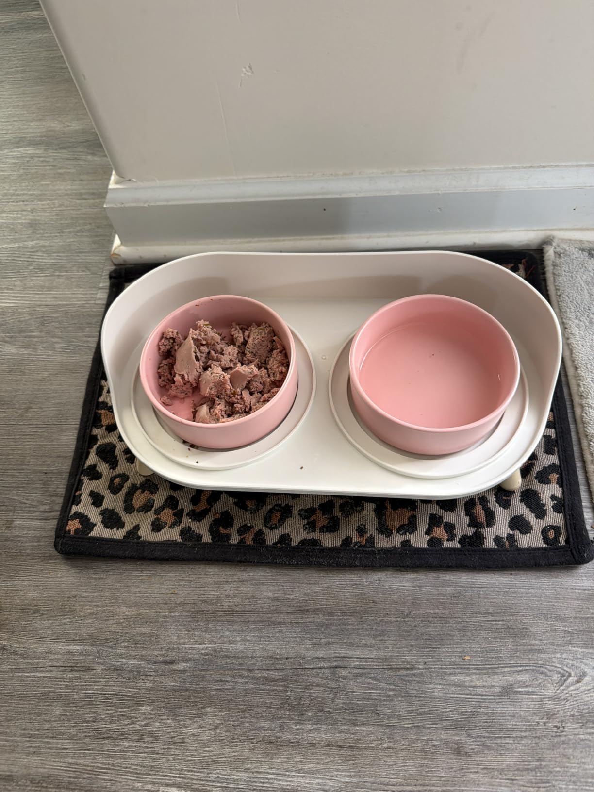 Elevated Ceramic Dog Bowl Set - Double Dog Feeding Bowls with Stand Splash Proof - Raised Dishes for Food and Water - Ideal for Small to Medium Dogs - 2 x 720 ml - 11.3 oz - White customer photo 2