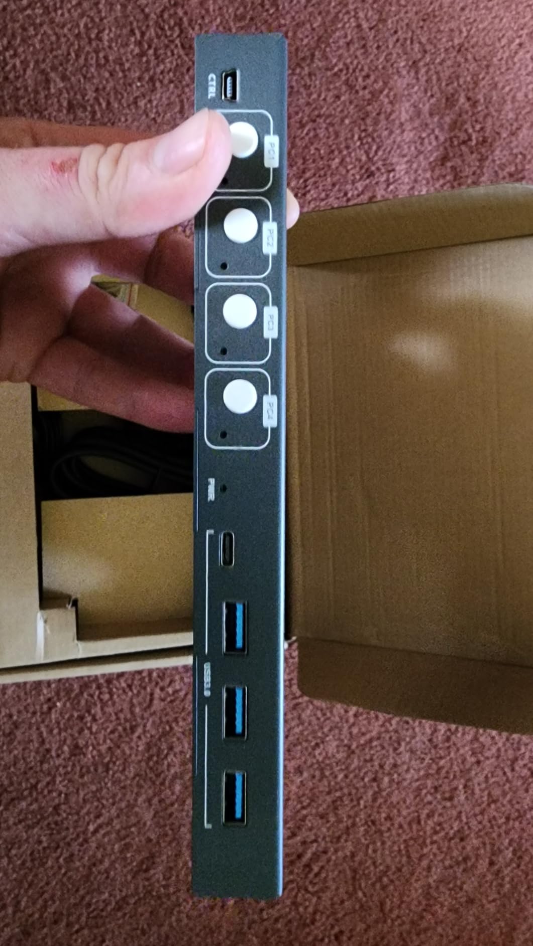 USB3.0 KVM Switch HDMI 4K@60Hz for 4 Computers Share 1 Monitor, KVM Switch 4 Port with 3 USB 3.0 Ports Share Keyboard Mouse, Support Button Switch, Plug and Play | KVM Switch 4 Port with 3 USB 3.0 Ports Share Keyboard Mouse, Wired Remote And Button Switch, Plug and Play,EDID Adapative customer photo 1
