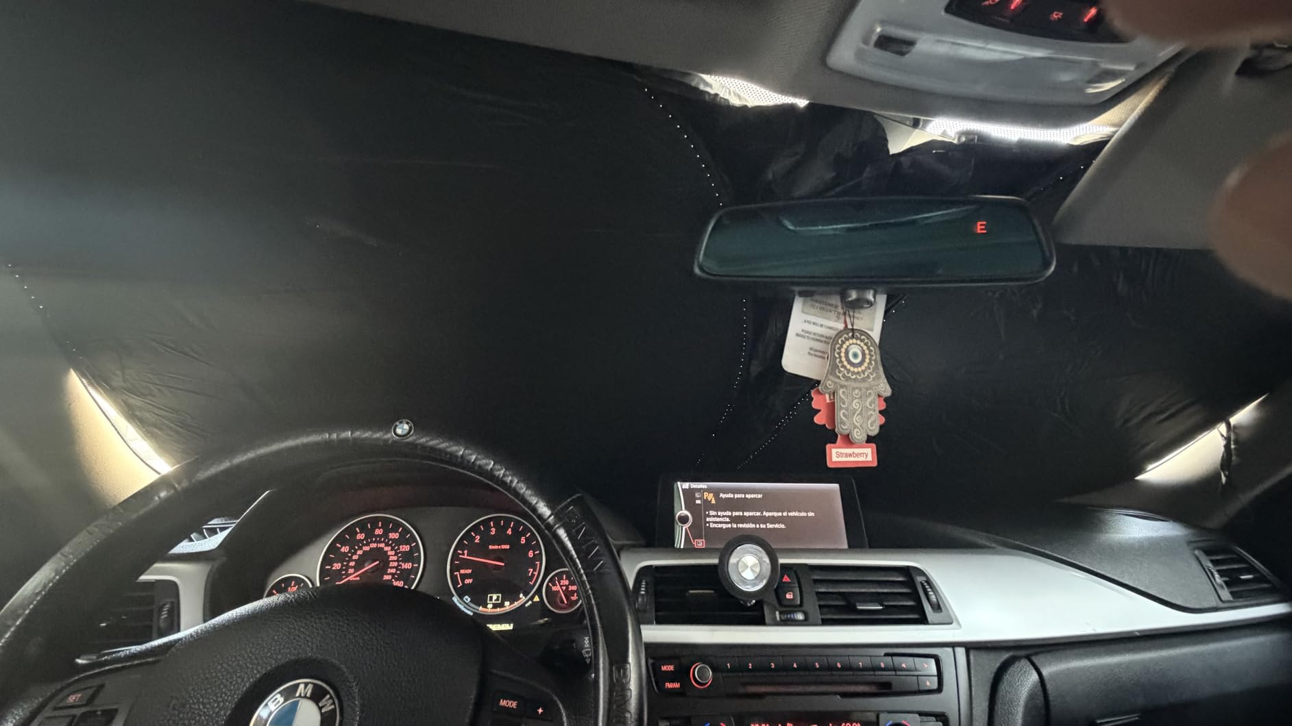 300T Thickened Automotive Glass Sunshade and Comes with Storage Bag,Keep Car Interior Cool,Universal Windshield Sun Shade Fit for Cars,Trucks,SUVs (L: 57.08 * 31.5 inch) customer photo 2