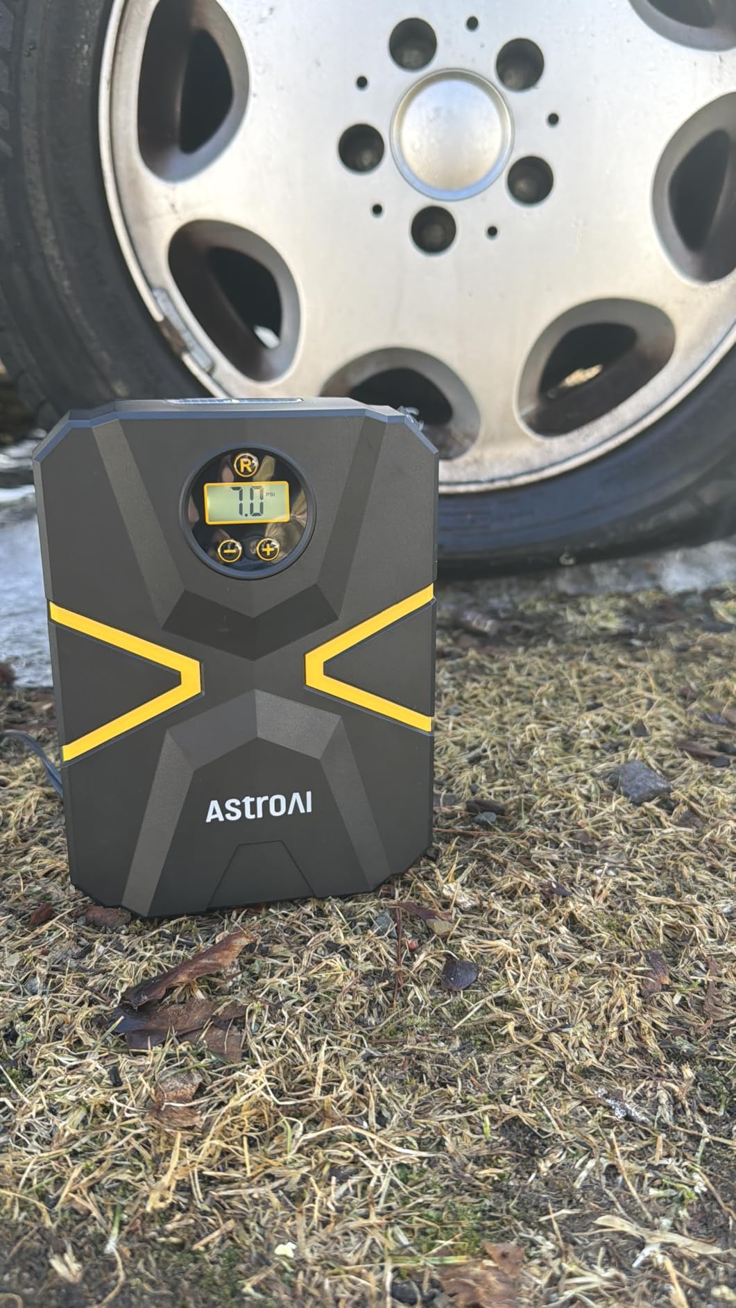 AstroAI S1 Tire Inflator Portable Air Compressor 12V DC with Digital Gauge | Preset Pressure Auto Shut-Off LED Light Fast Inflation, 150 PSI Compact Air Pump for Car Tires, Motorcycles, Bikes, Balls customer photo 2