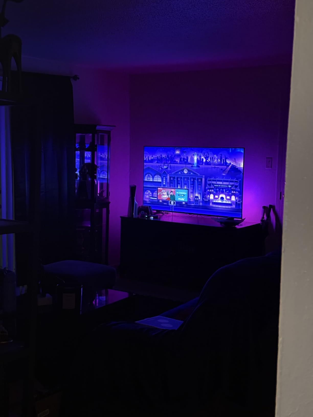 Barhootao RGB Light Bar,Smart LED Light Bar for Room,16 Million Colors,Three Control Modes,Dynamic Music Sync Mode,213 Preset Modes,USB Interface（Without Adapter） customer photo 1