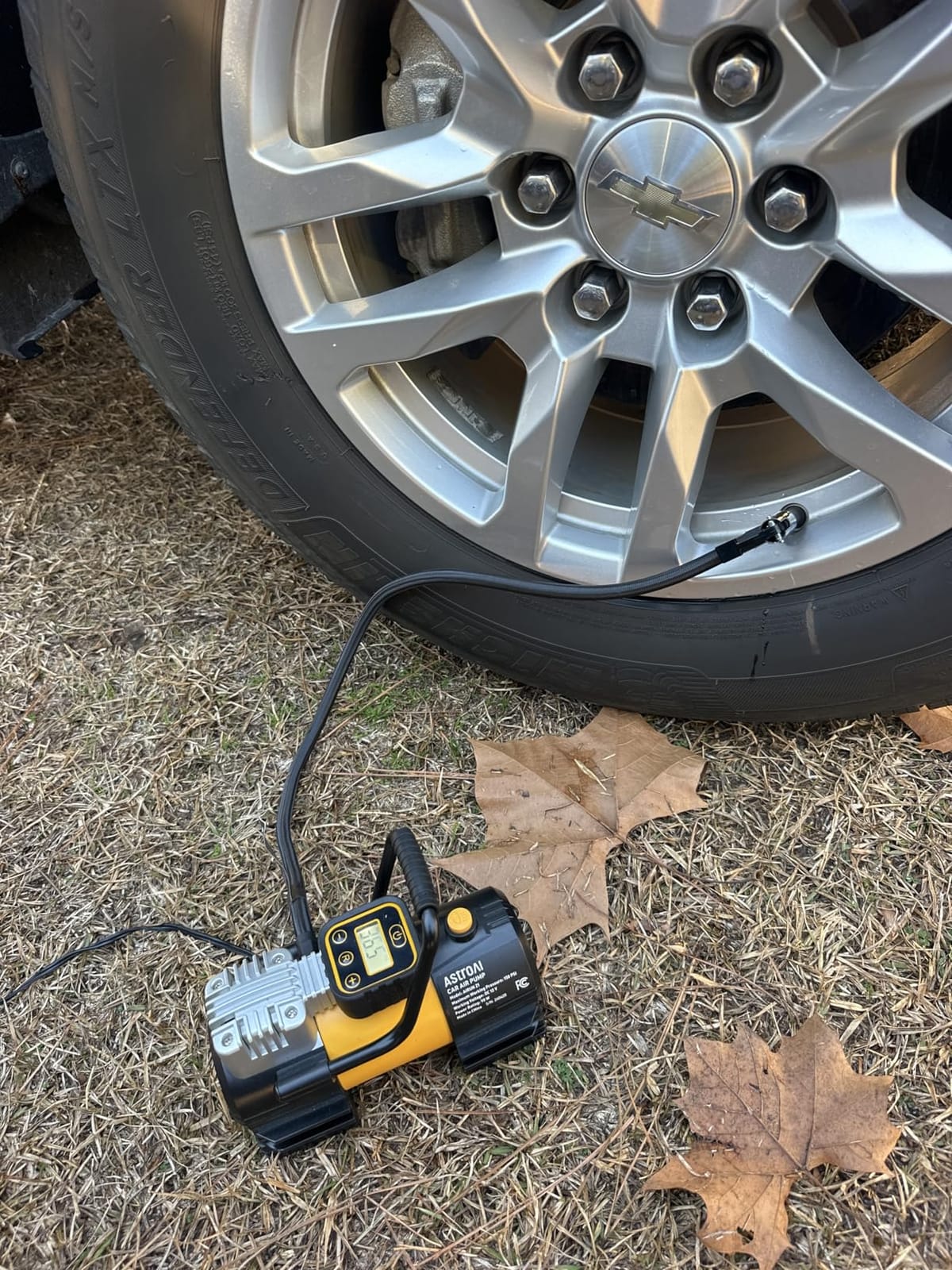 AstroAI Tire Inflator Portable Air Compressor 12VDC Tire Pump Digital Gauge | 150 PSI Auto Shut-Off Fast Inflation, Ultra-Bright 12 LED Emergency Light Air Pump for Car Tires, Motorcycles, Bikes, Balls customer photo 1