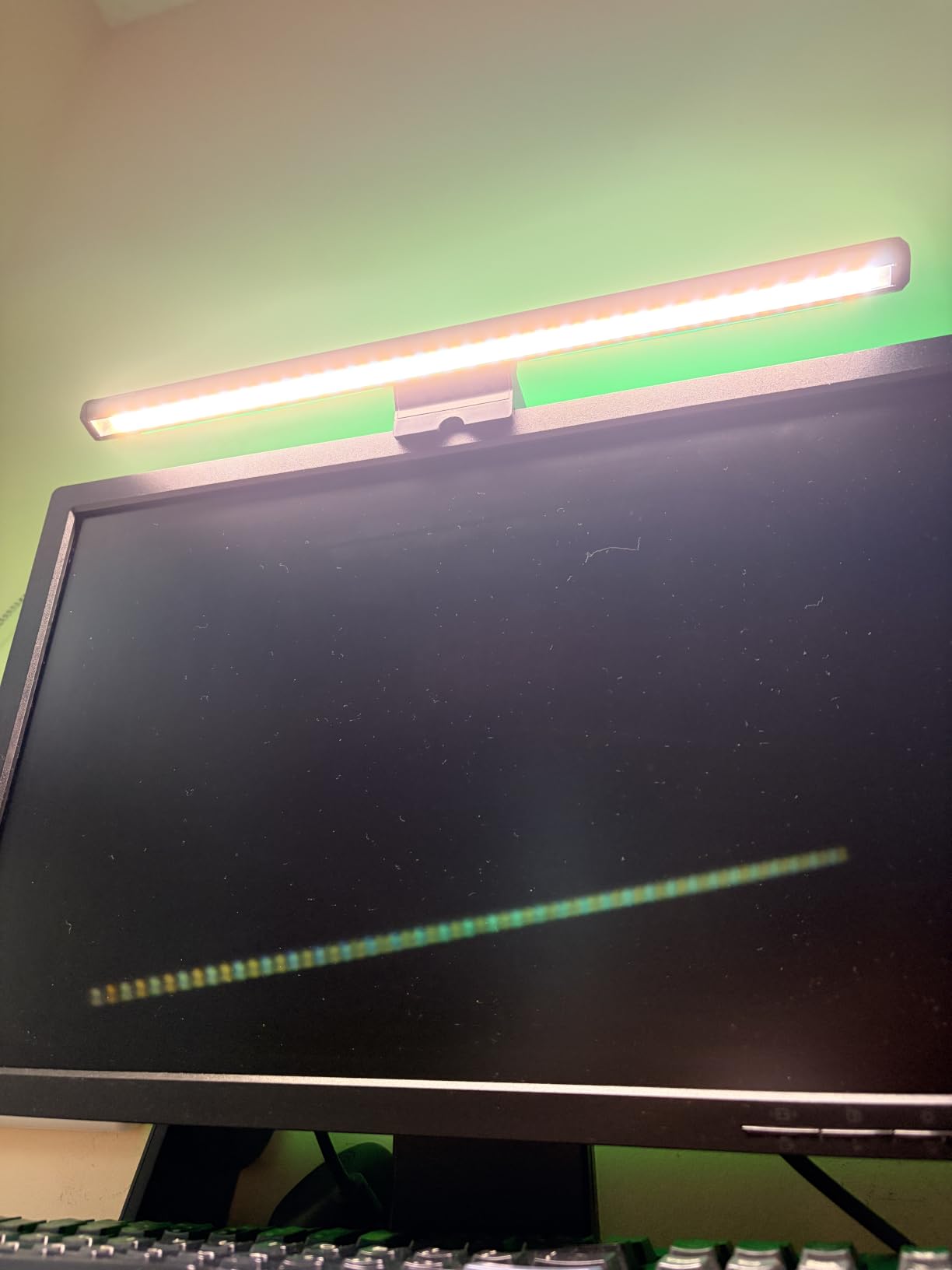 Quntis Monitor Light Bar 15.7 Inch, Eye Care Dual Light with 24 RGB Modes customer photo 1