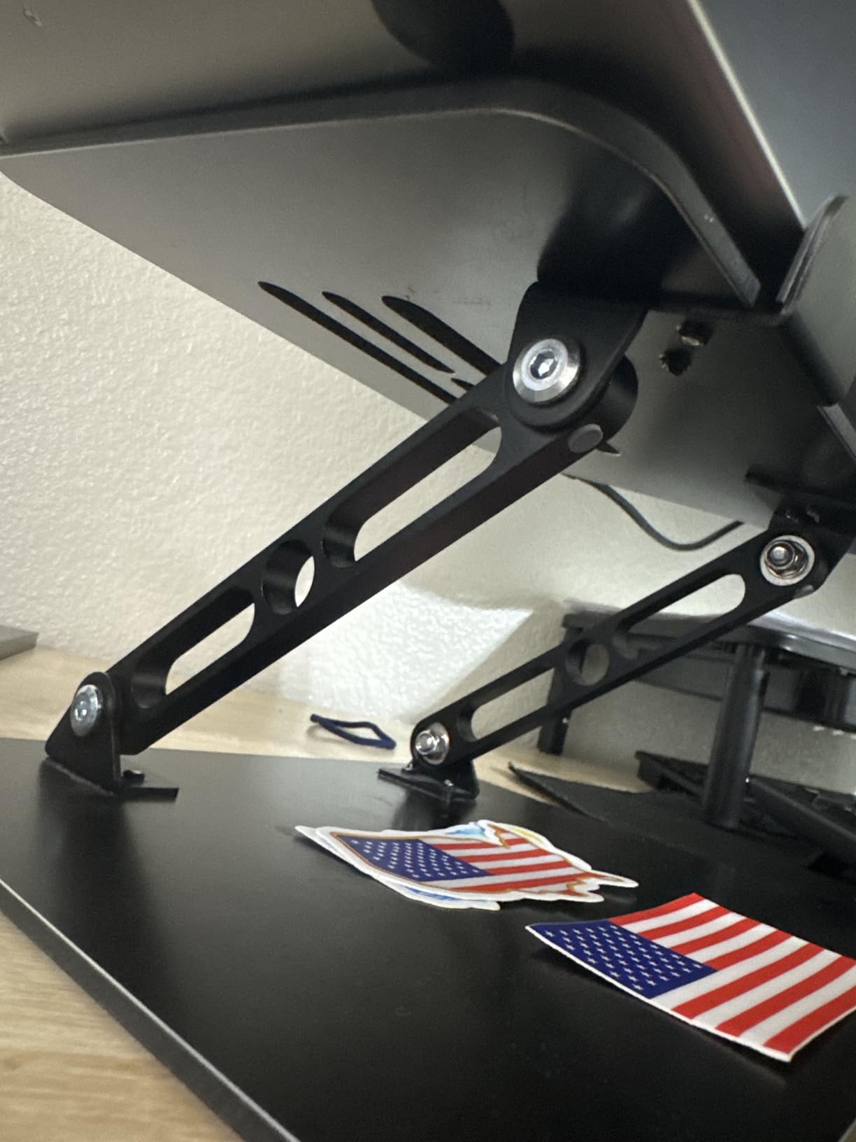 Adjustable Laptop Stand for Desk, Metal Laptop Riser Holder customer photo 2