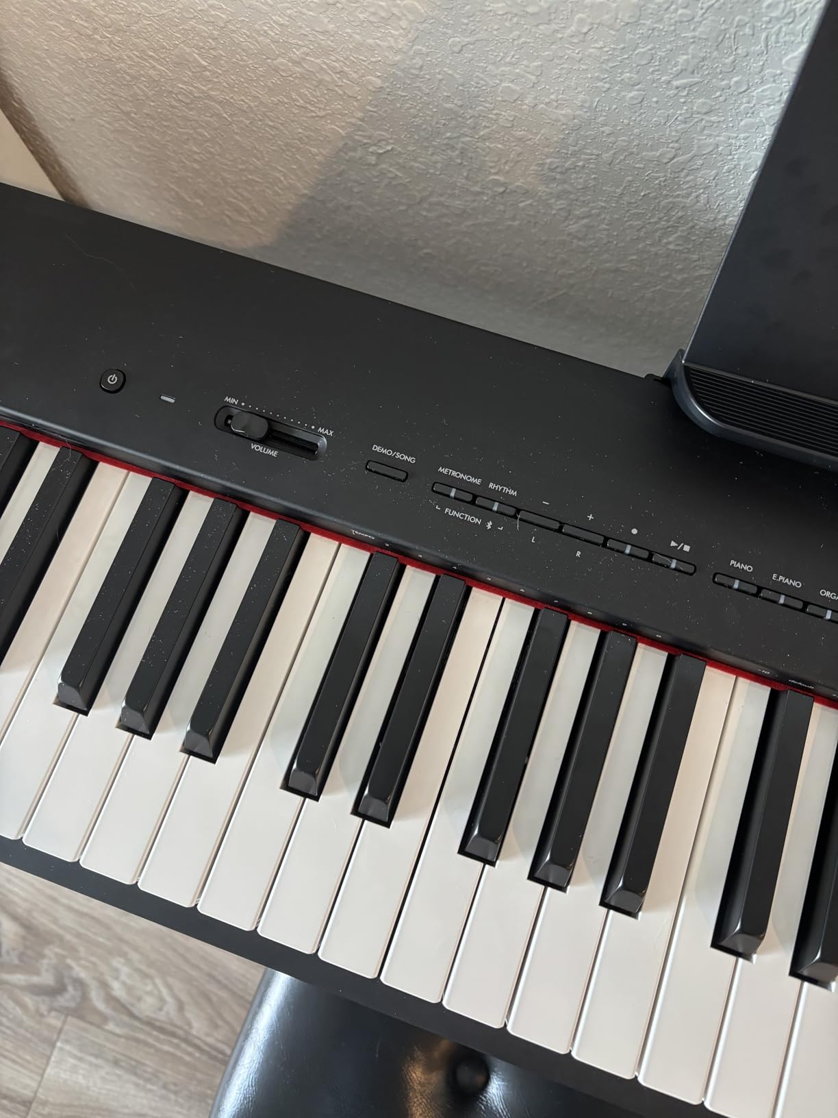 Yamaha P225 88-Key Digital Piano with Weighted Keys, Portable Design, Keyboard, Music Rest, Sustain Foot Switch, and Built-In Speakers, Black (P225B) customer photo 2