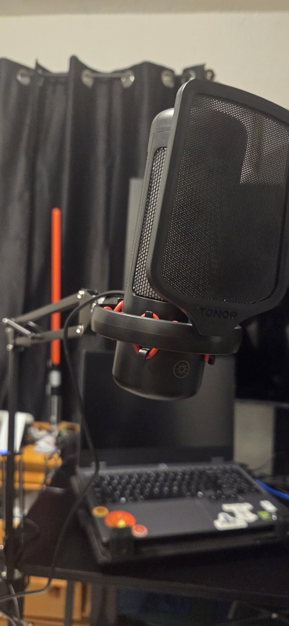 TONOR Gaming Microphone Set with Boom Arm, Vocal Condenser Microphone for Content Creators, USB Mic for PC with Stand, RGB, Tap Mute customer photo 2