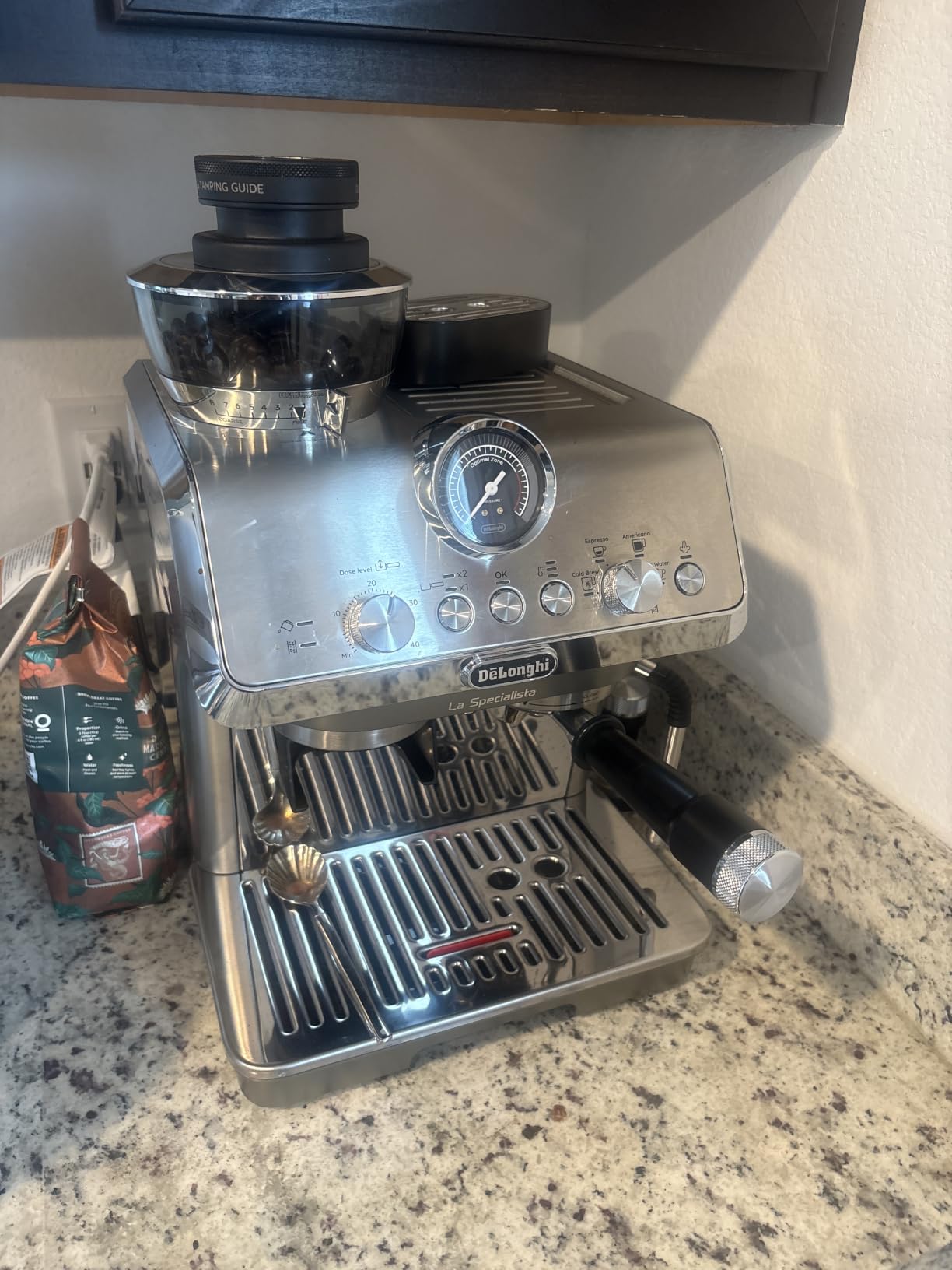 De'Longhi La Specialista Arte Evo Espresso Machine with Coffee Grinder | #1 Worldwide Espresso Machine Maker, 4 Preset Recipes, Built-in Grinder, Powerful Milk Frother, Barista Toolkit Included customer photo 1