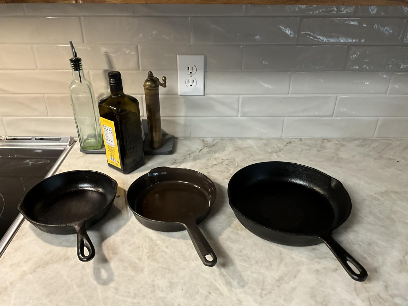 Field Company No.6 Small Cast Iron Skillet – 8.38-Inch Pre-Seasoned Pan for 1–2 Servings, Lighter & Smooth, Made in USA customer photo 2