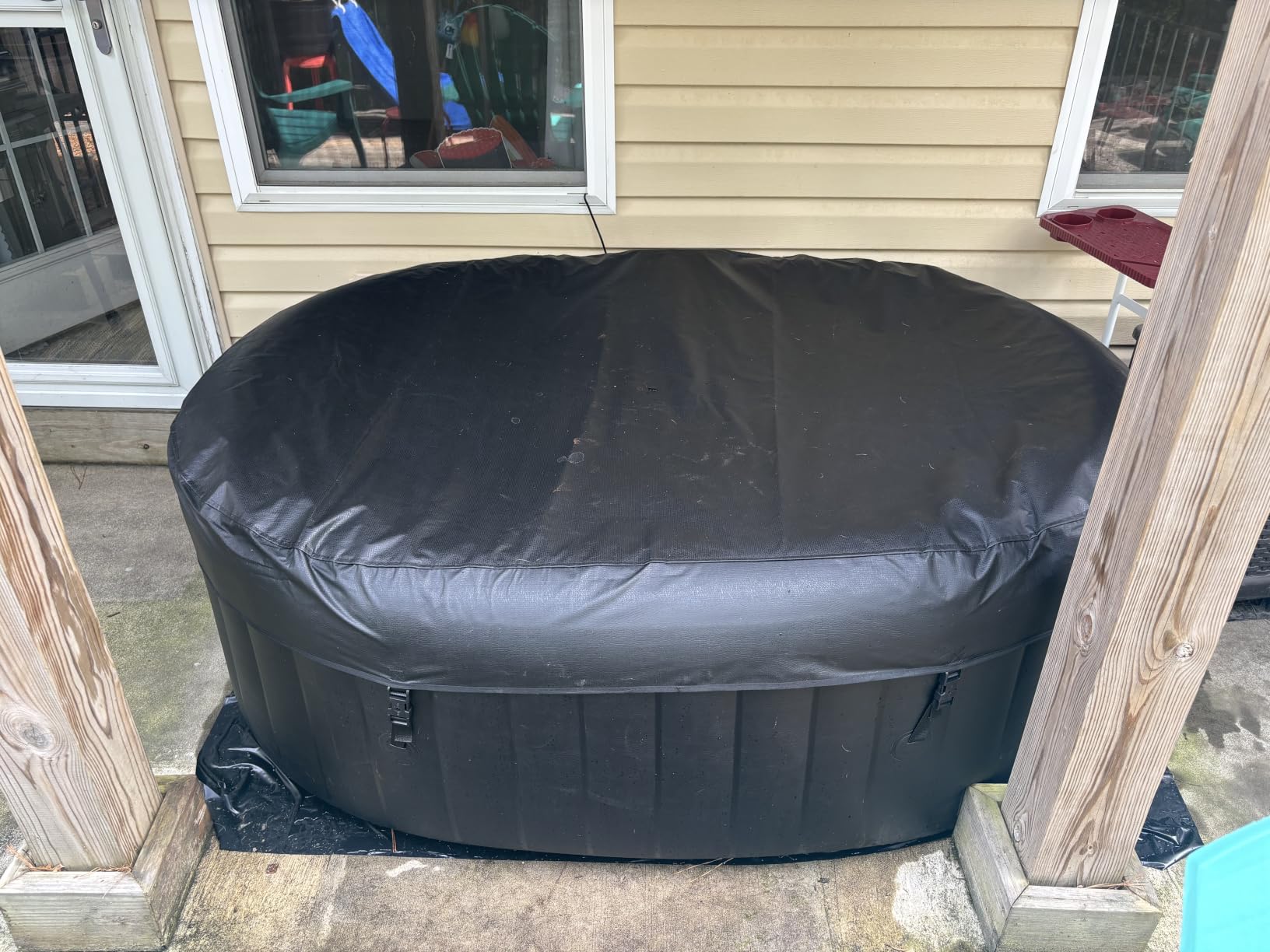 2-Person Inflatable Oval Hot Tub with 90 Bubble Jets, Black customer photo 2