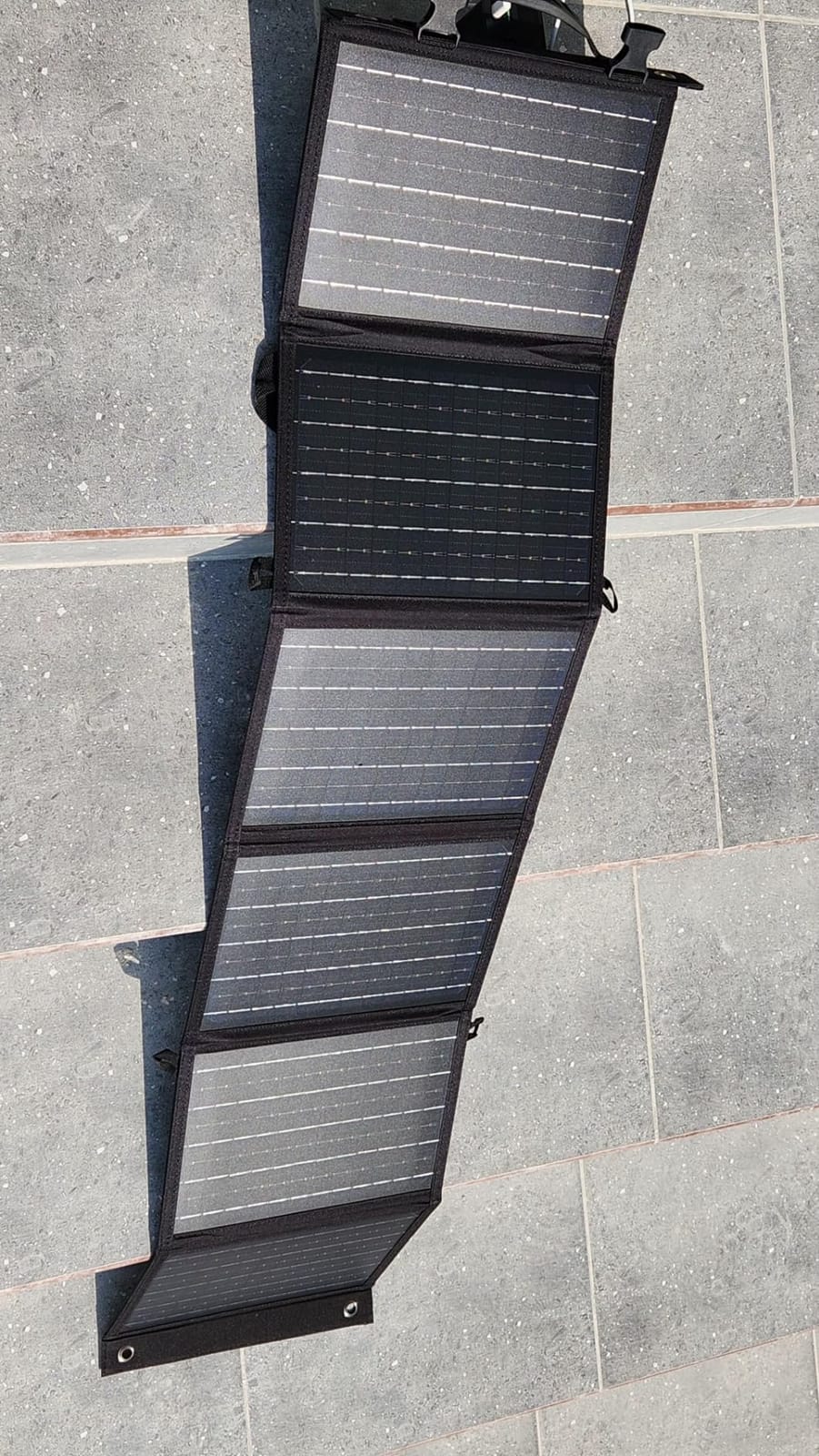 LUMOPAL 60W Foldable Solar Panels Charger for Camping, USB C PD 60W QC3.0 USB A Output Waterproof for Camping Hiking Backpacking, Compatible with Phone Laptop Portable Power Station customer photo 1