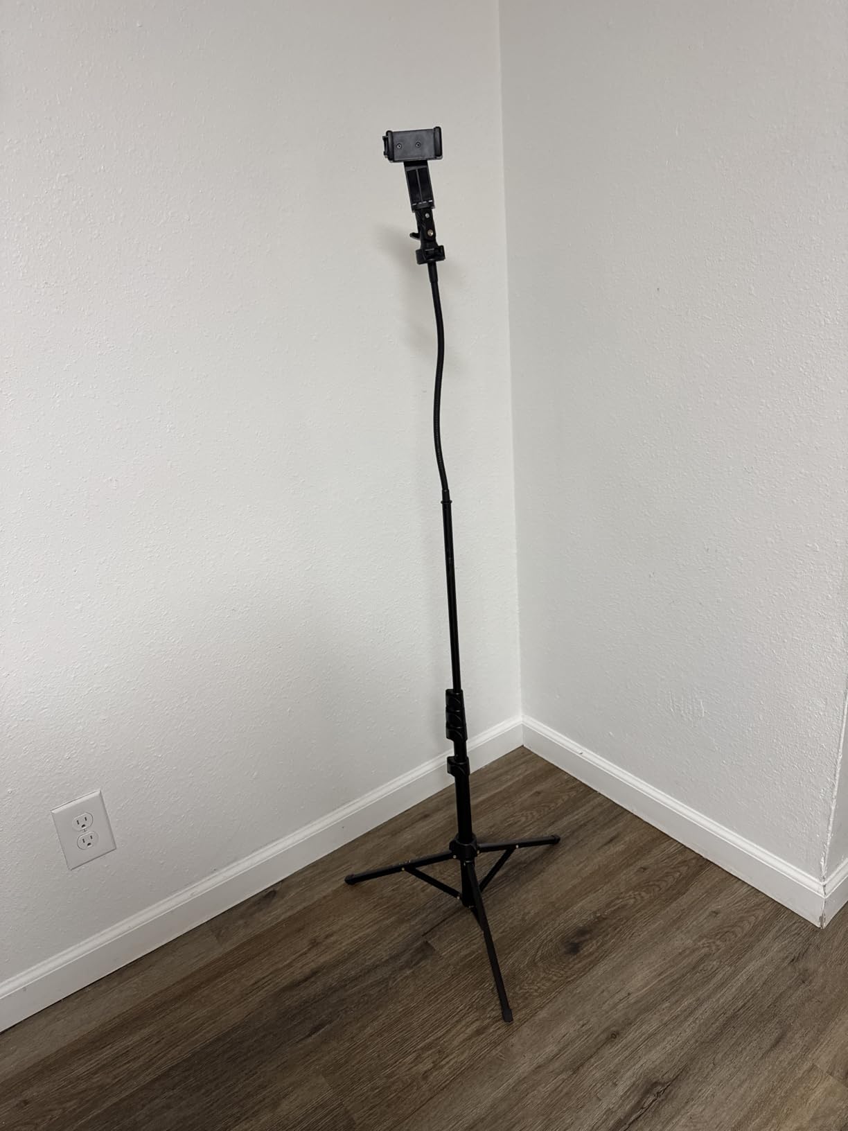 Phone Tripod, 86