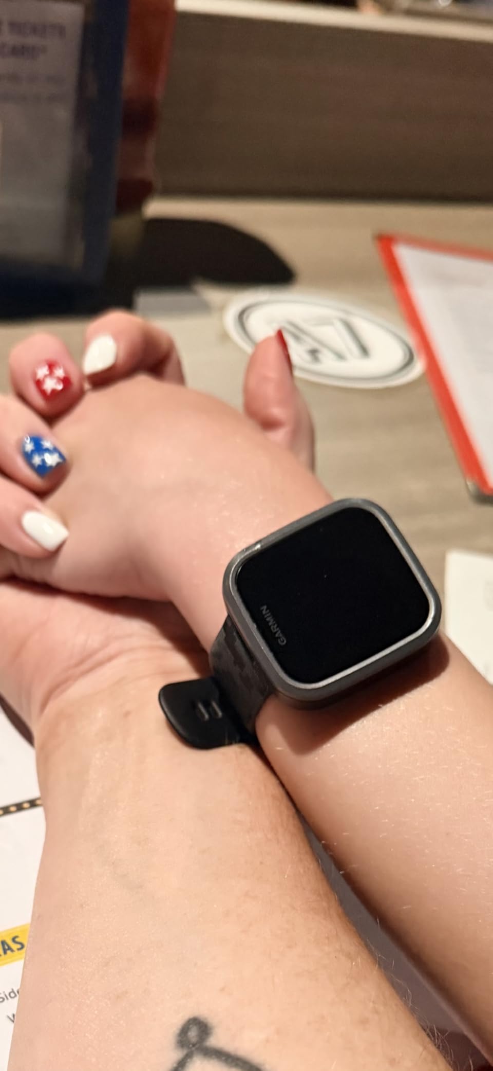 Garmin Bounce™, Kids Smartwatch, Two-Way Text and Voice Messaging, Location Tracking, Green Burst customer photo 2