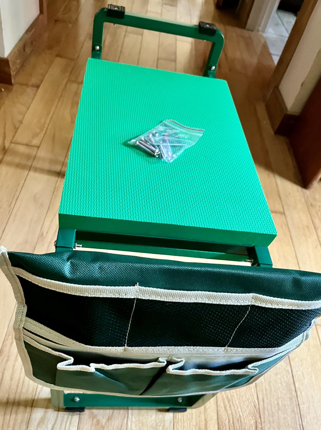 Garden Kneeler and Seat, 10.2