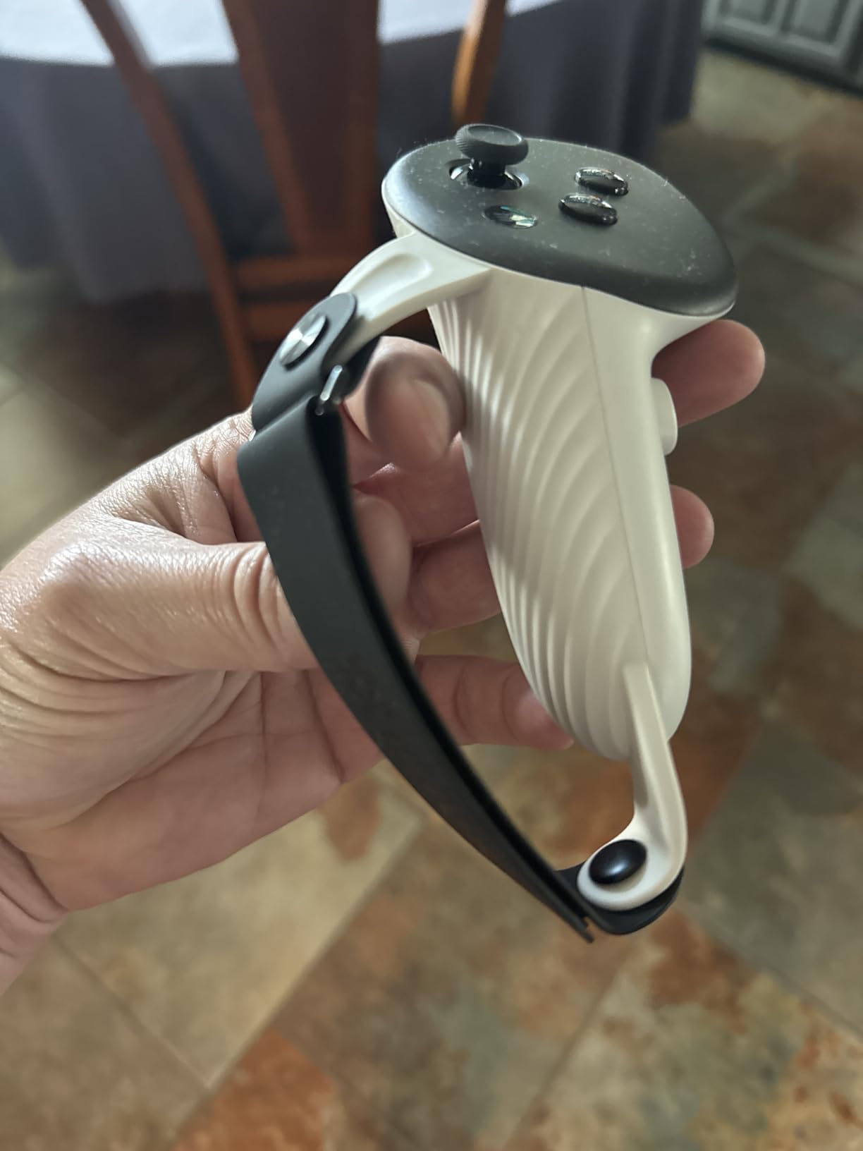 AMVR Controller Grips Compatible with Meta/Oculus Quest 3/Quest 3S, Silicone Accessories Non-Slip Handle Cover, Adjustable Soft Hand Strap Fits Small and Medium Hands (Not Fit Official Charging Dock Battery) customer photo 1