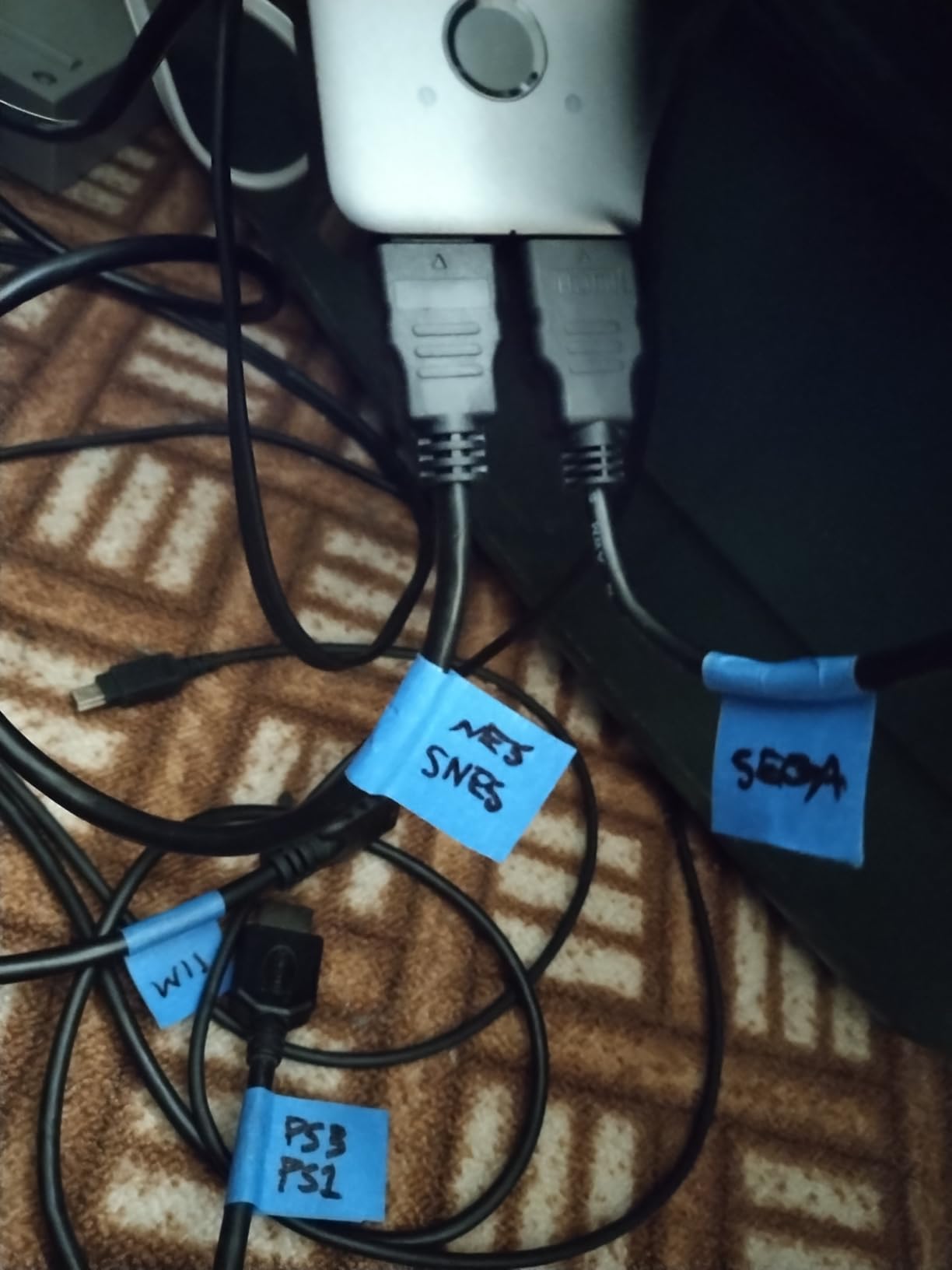 Anker HDMI Switch, 2 in 1 Out HDMI Switcher, Monitor Switch with 4K@60Hz customer photo 1