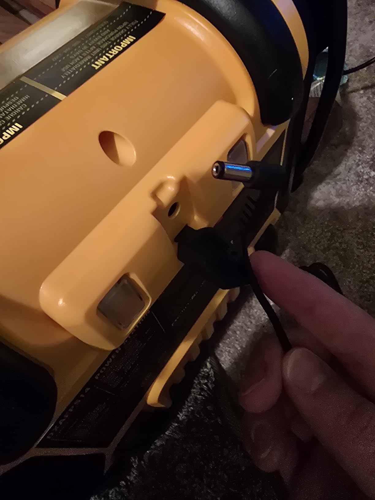 DEWALT DXAEPS14 2000 Peak Amp Jump Starter with 120 PSI Air Inflator | For 4, 6 and 8-cylinder gas or diesel cars and trucks, with portable 500W AC power, USB charging and built-in LED flashlight customer photo 1