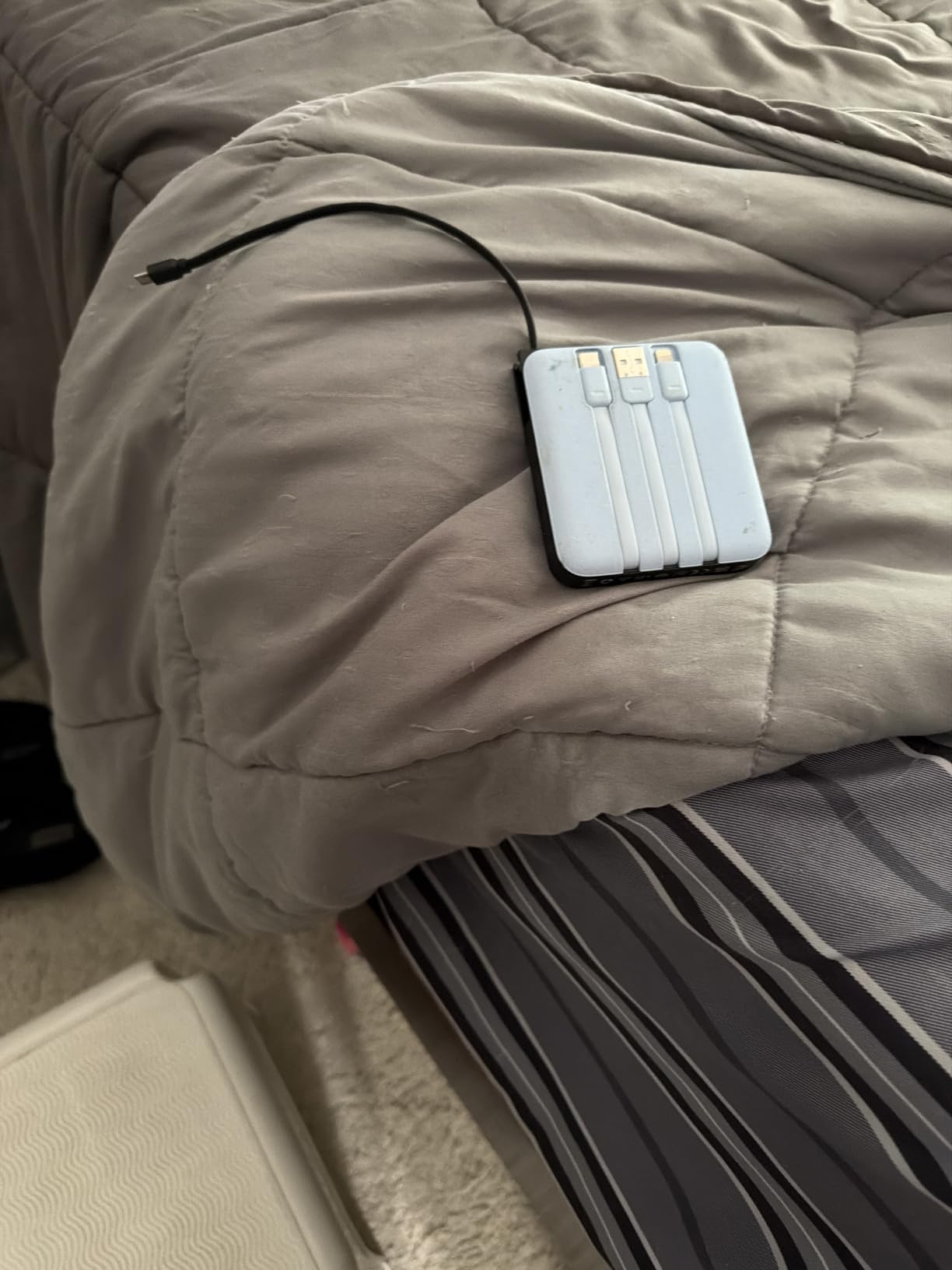 VRURC Portable Charger with Built-in Cables, 10000mAh 22.5W Fast Charging customer photo 1