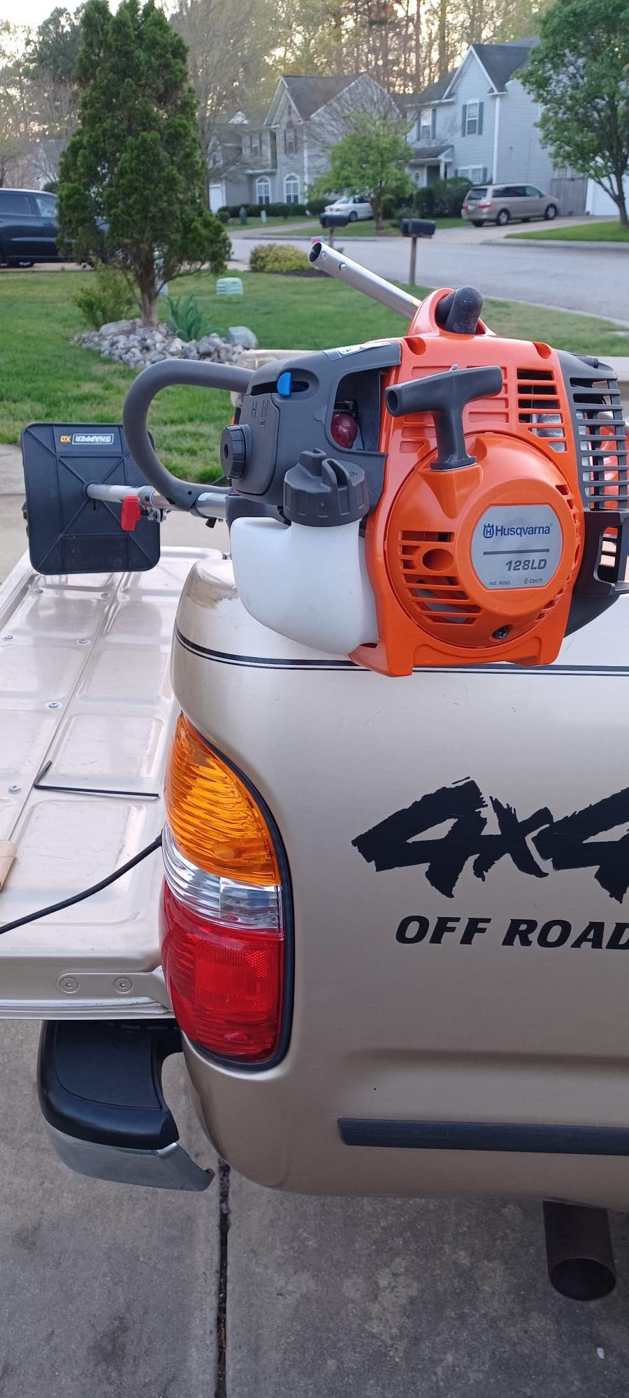 Husqvarna 130L Gas String Trimmer, 28-cc 2-Cycle, 18-Inch Straight Shaft Gas Weed Wacker with Rapid Replace Trimmer Head for Seamless String Reloading, Gifts for Men, 970514405 customer photo 1