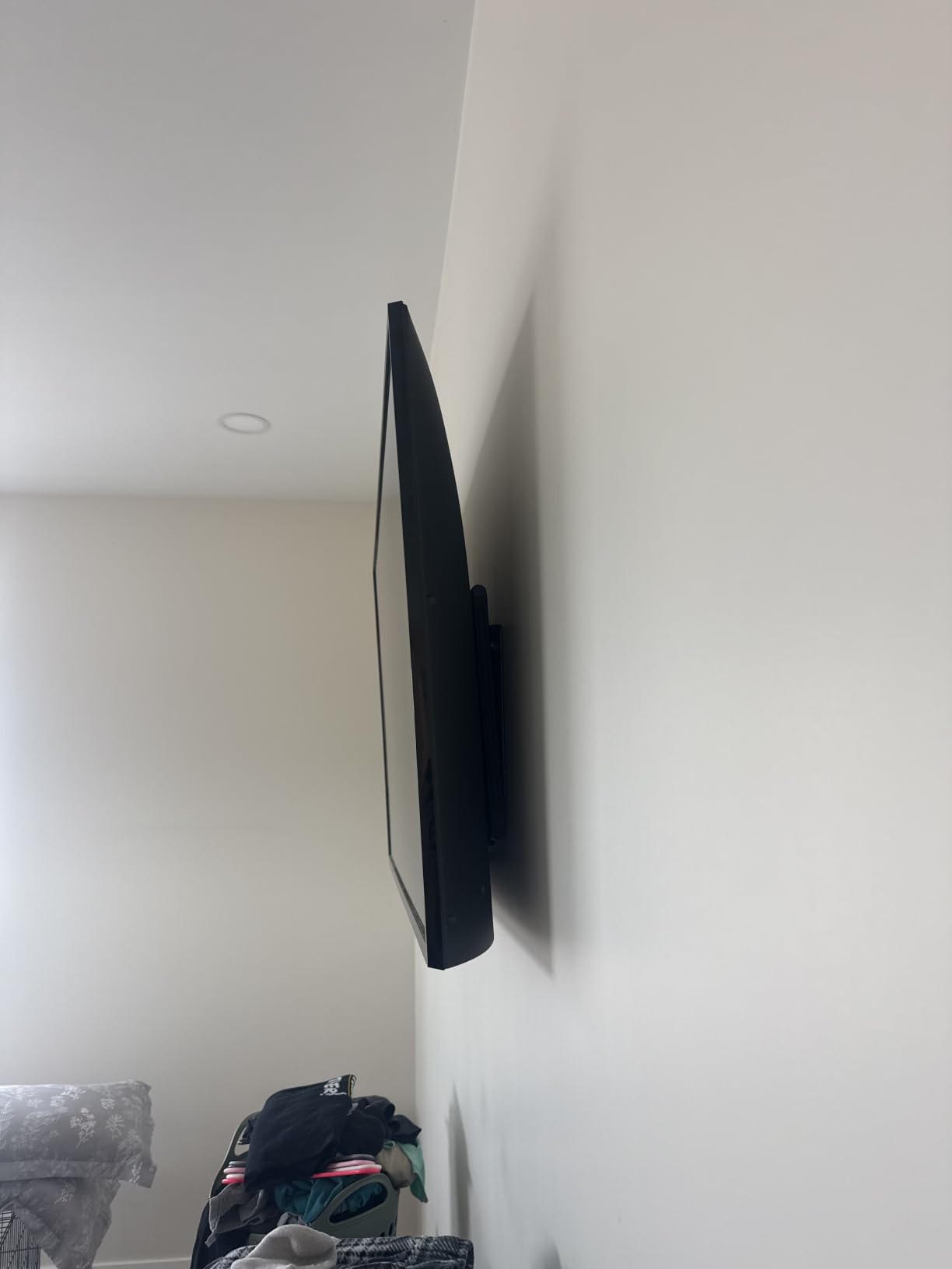 USX MOUNT Full Motion TV Wall Mount for Most 32-70 inch TVs up to 99 lbs, Wall Mount Bracket with Dual Articulating Arms, Swivel, Tilt, Max VESA 400x400mm, TV Mount Fits 12”/16” Wood Studs customer photo 2