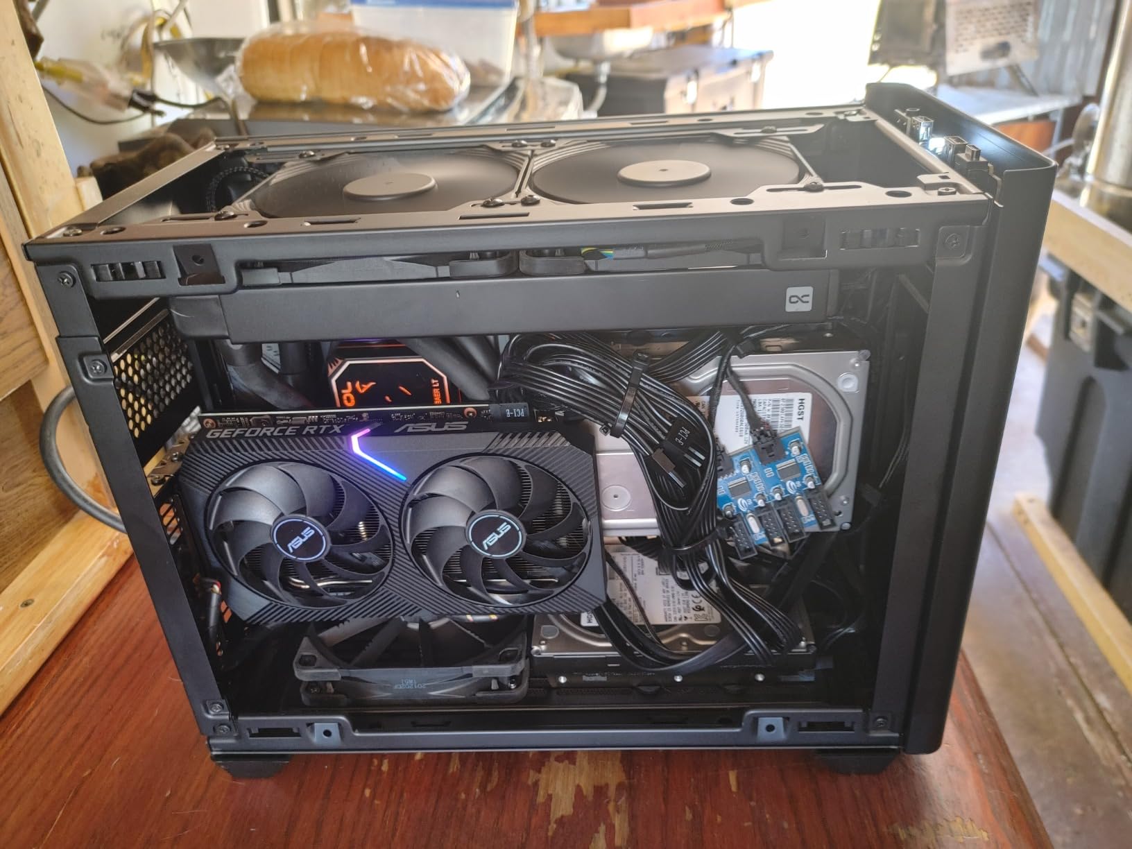 Cooler Master NR200P V2 Mini-ITX PC Case Ready, SFX Fit PSU Ready to Install, 280mm AIO Support, 357mm Vertical GPU Mount, Designed Ready Nvidia RTX 5090 | AMD RX 9070 XT, Tempered Glass, DIY customer photo 1