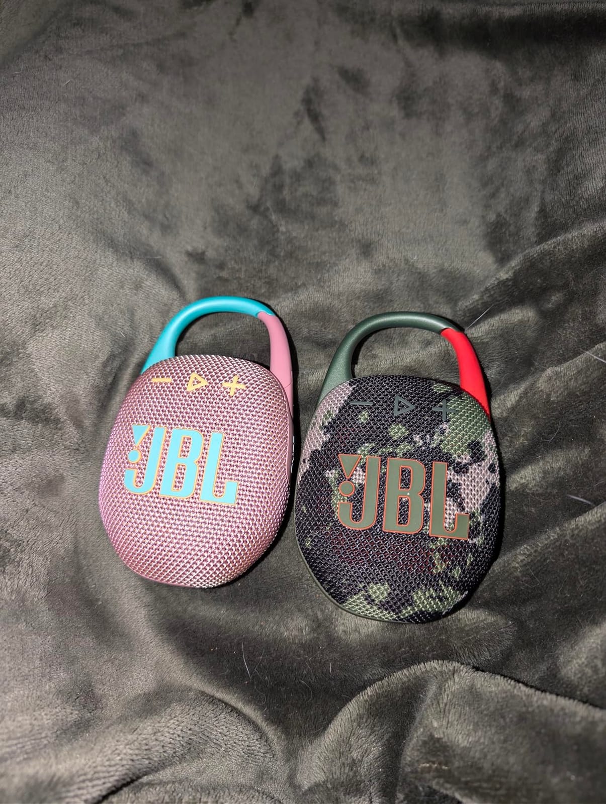 JBL Clip 5 - Ultra-Portable Waterproof Speaker - Purple customer photo 2