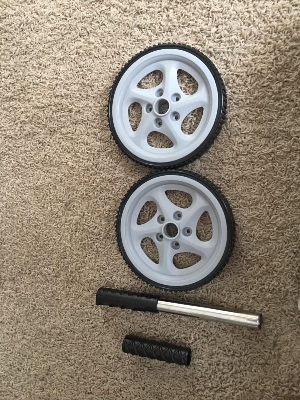 Sunny Health & Fitness Ab Roller Exercise Wheel for Core Training customer photo 2