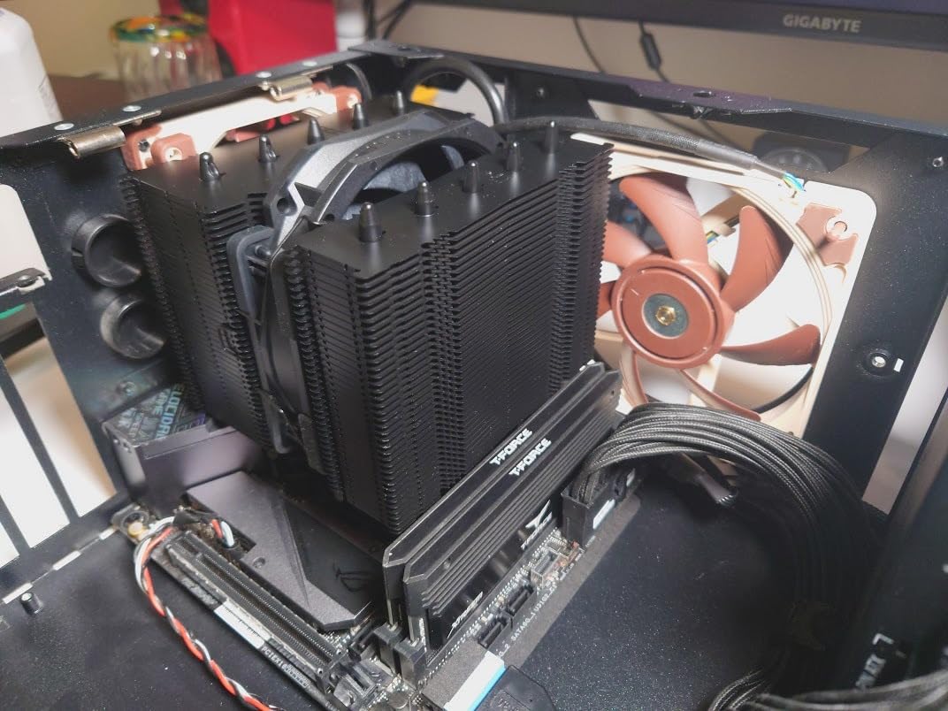 Noctua NH-D12L chromax.Black, Quiet High-Performance Dual-Tower CPU Cooler customer photo 1