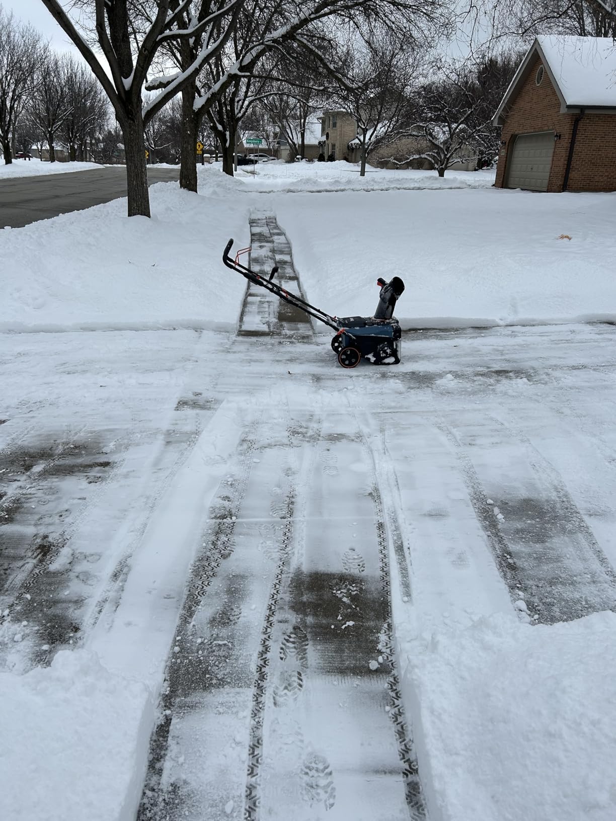 SENIX 40V 18'' Cordless Snow Blower,2×4.0Ah Batteries & 2 * 2.0Ah Charger customer photo 1