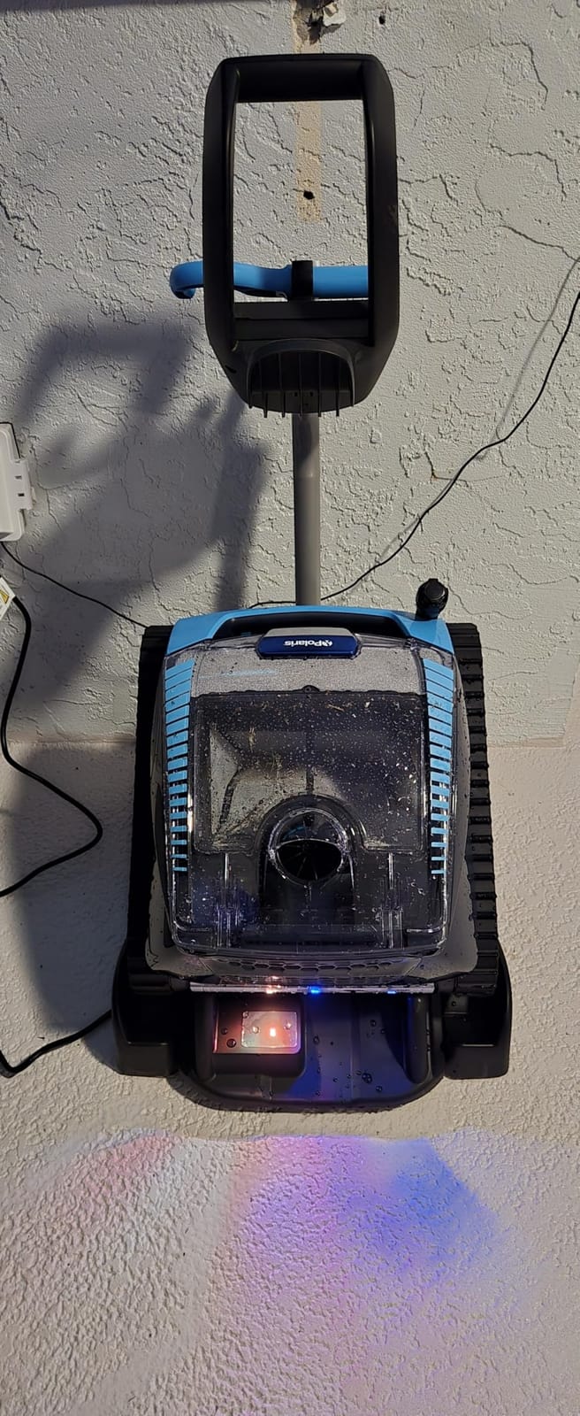 Polaris Freedom Plus Cordless Robotic Pool Cleaner for In-Ground Pools up customer photo 2