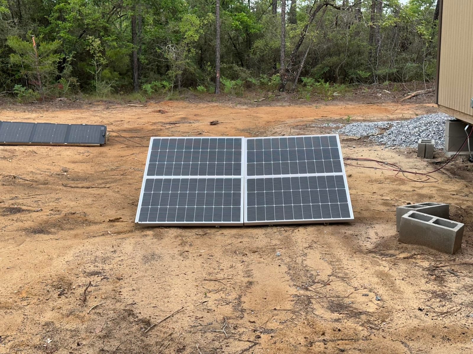ECO-WORTHY 400W Solar Panels N-Type 4pcs 100 Watt 18V Monocrystalline | IP68 Waterproof, 16BB, Perfect for Off Grid PV Power for Home, Camping, Boat, Shed Farm, RV, 12V/24V battery customer photo 1