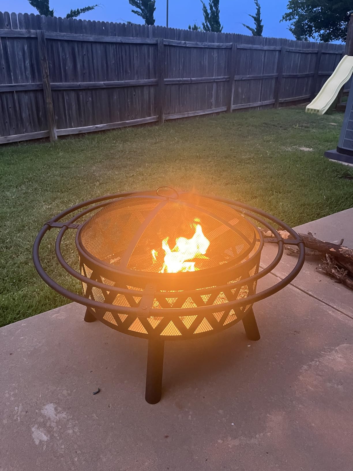 EcoNook 36 Inch Wood Burning Fire Pit with Spark Screen & Fire Poker customer photo 1