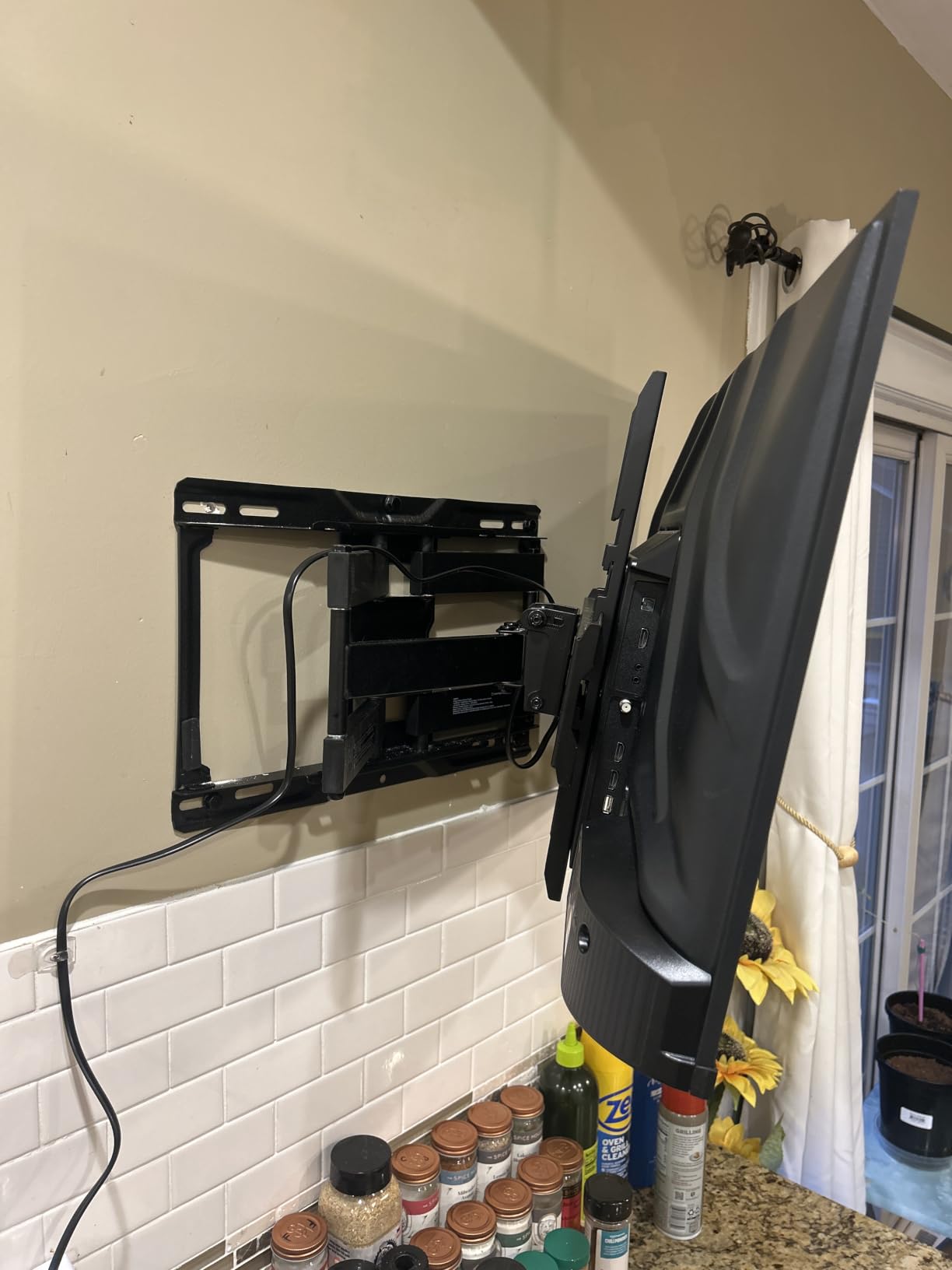 Perlegear Full Motion TV Wall Mount for 26-74 inch TVs, Height Adjustable TV Mount, Pre-Assembled Wall Mount TV Bracket with Tool-Free Tilt, Swivel, Fits 16” Studs, 99 lbs, Max VESA 400x400mm, PGMF21 customer photo 2